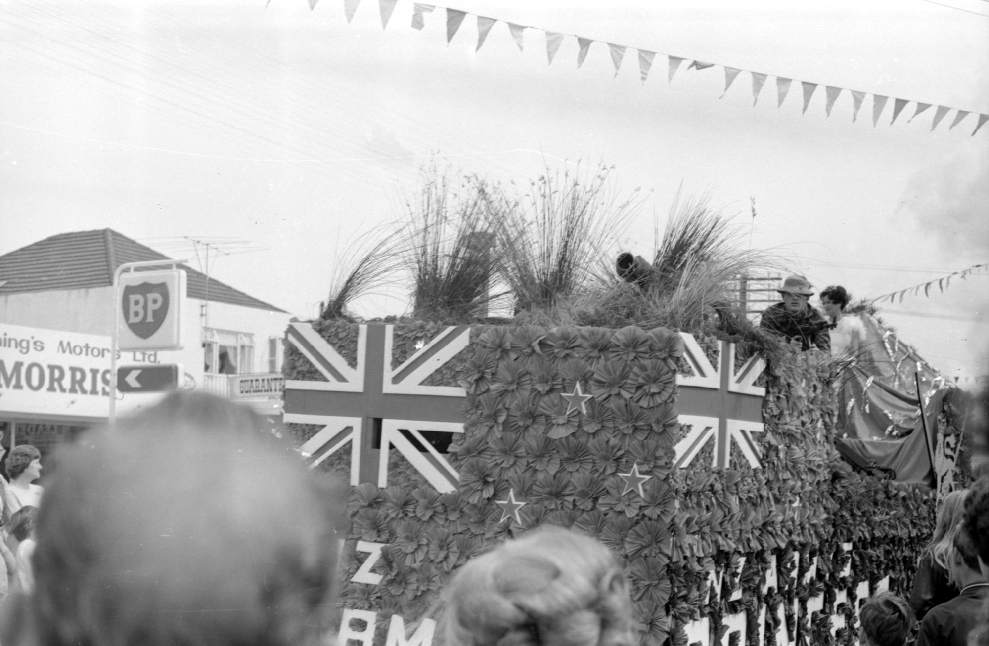 Upper Hutt Queen Carnival Parade 014; Combined Servces.
