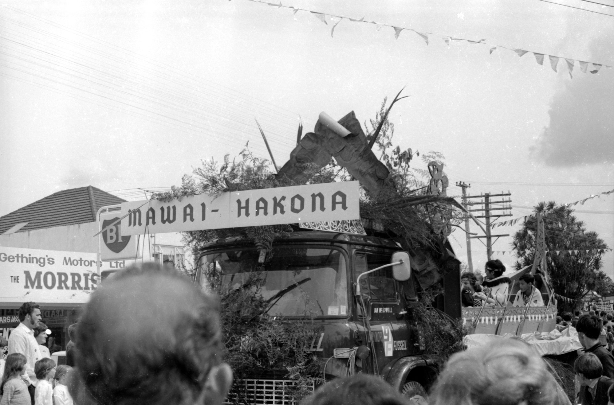 Upper Hutt Queen Carnival Parade 020; Māwai Hakona