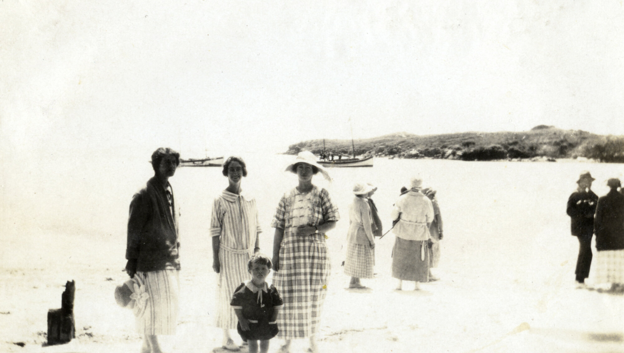 Hazelwood family, 1925; Stewart Island 002; May Hazelwood second from left