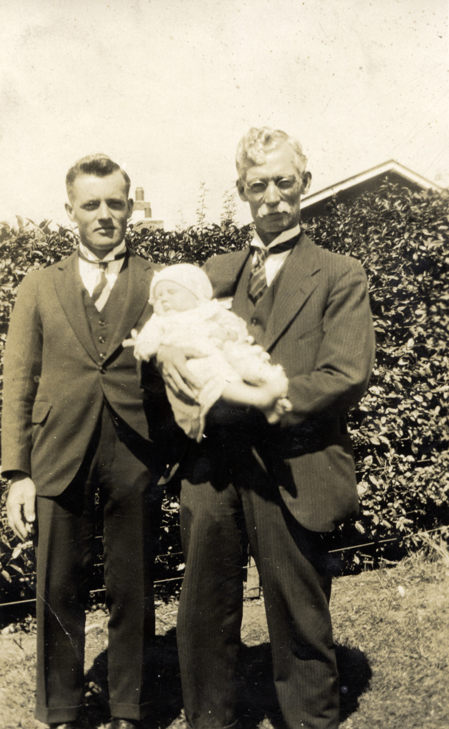Hector Poulson and daughter Eda, with Eda's grandfather J A Hazelwood