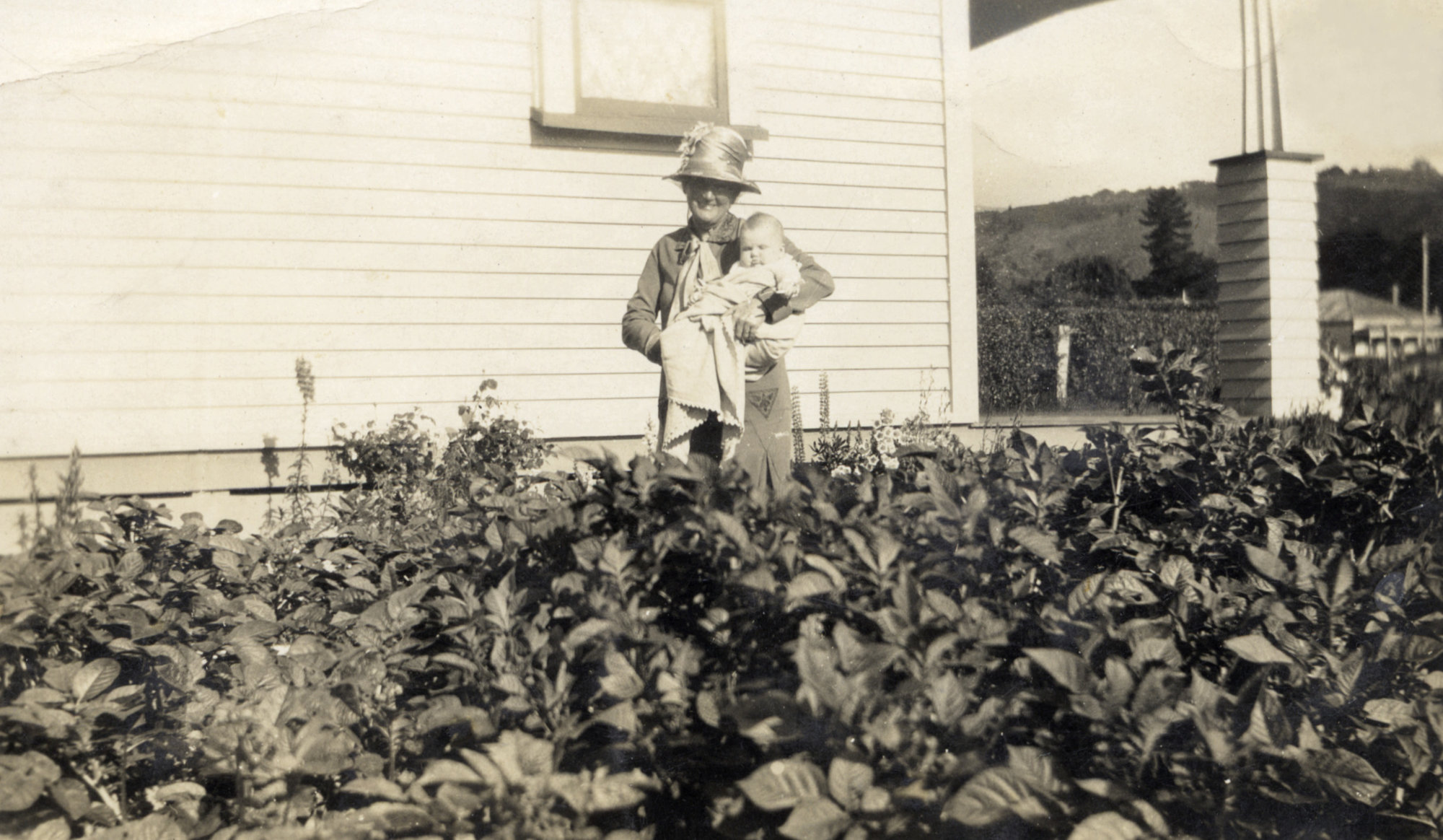 Poulson family; May's daughter Eda and unidentified woman; 1928