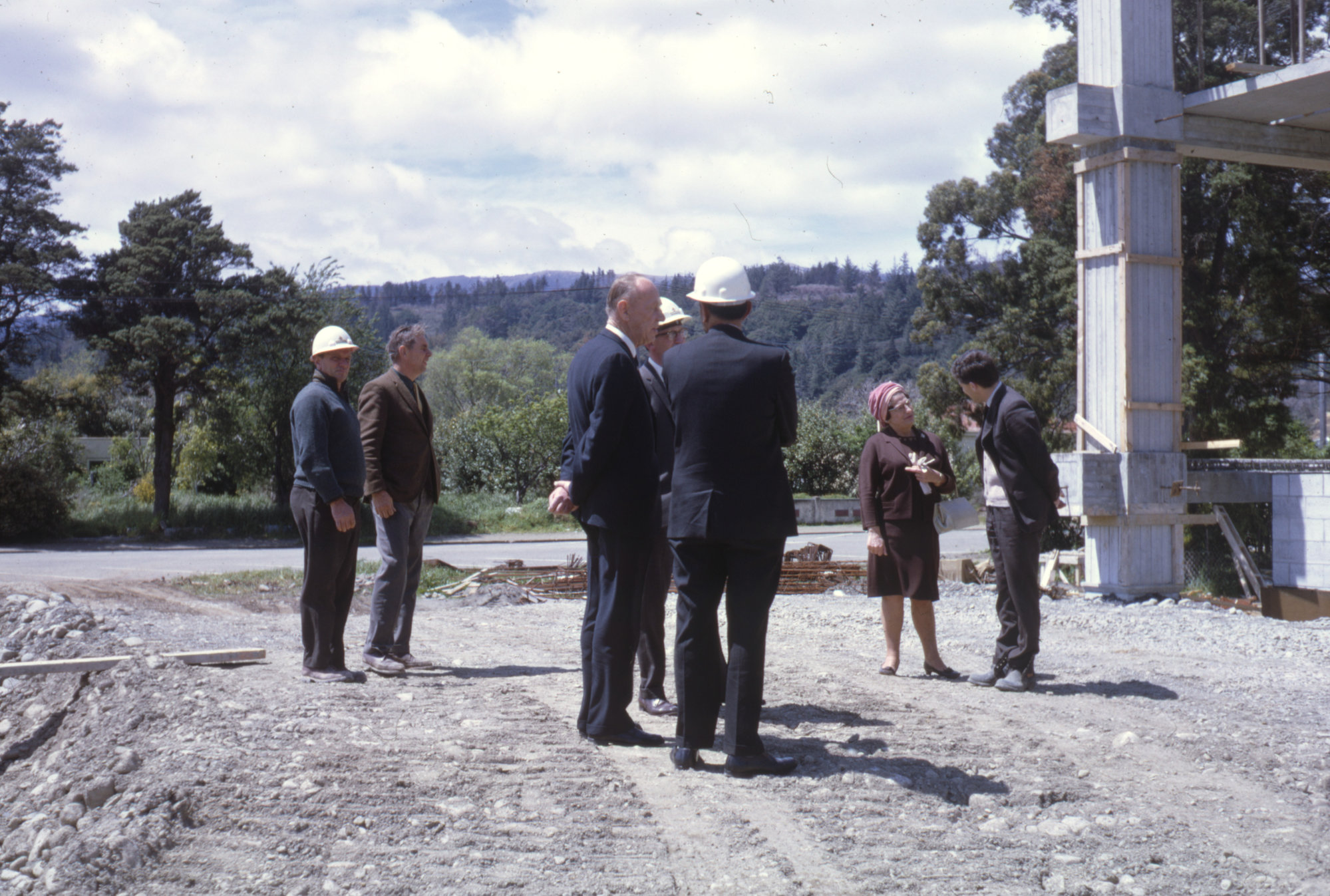Civic Centre site 1968-11-05 2; mayor George Thomas third from left; deputy Doris Nicholson at right.