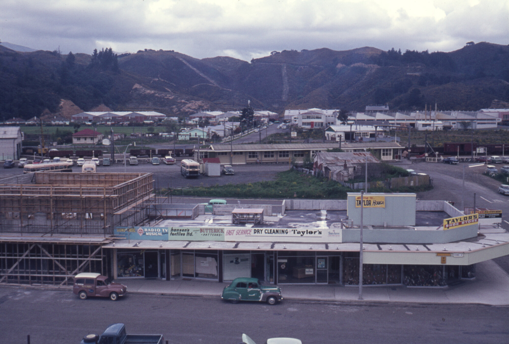View from BNZ building 1967, October; 3; Taylor House, western end of Geange Street.