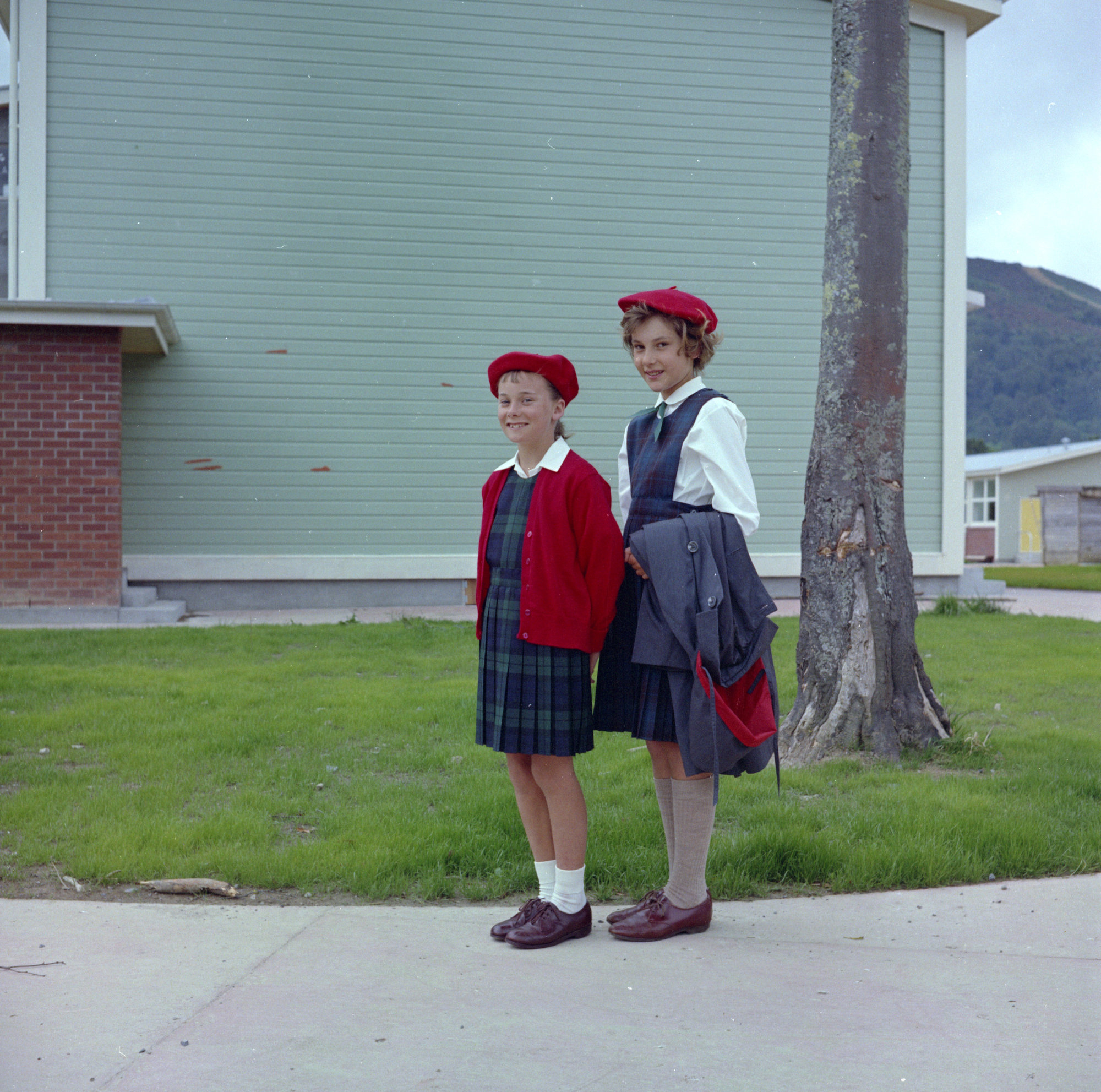 Fergusson Intermediate; first uniforms; Donna Bond, Ingrid Christiaanse.