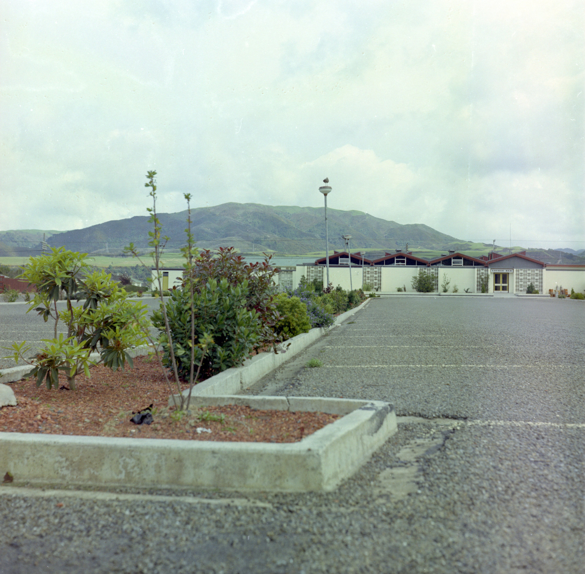 Quinns Post Hotel from the carpark, looking north-west.