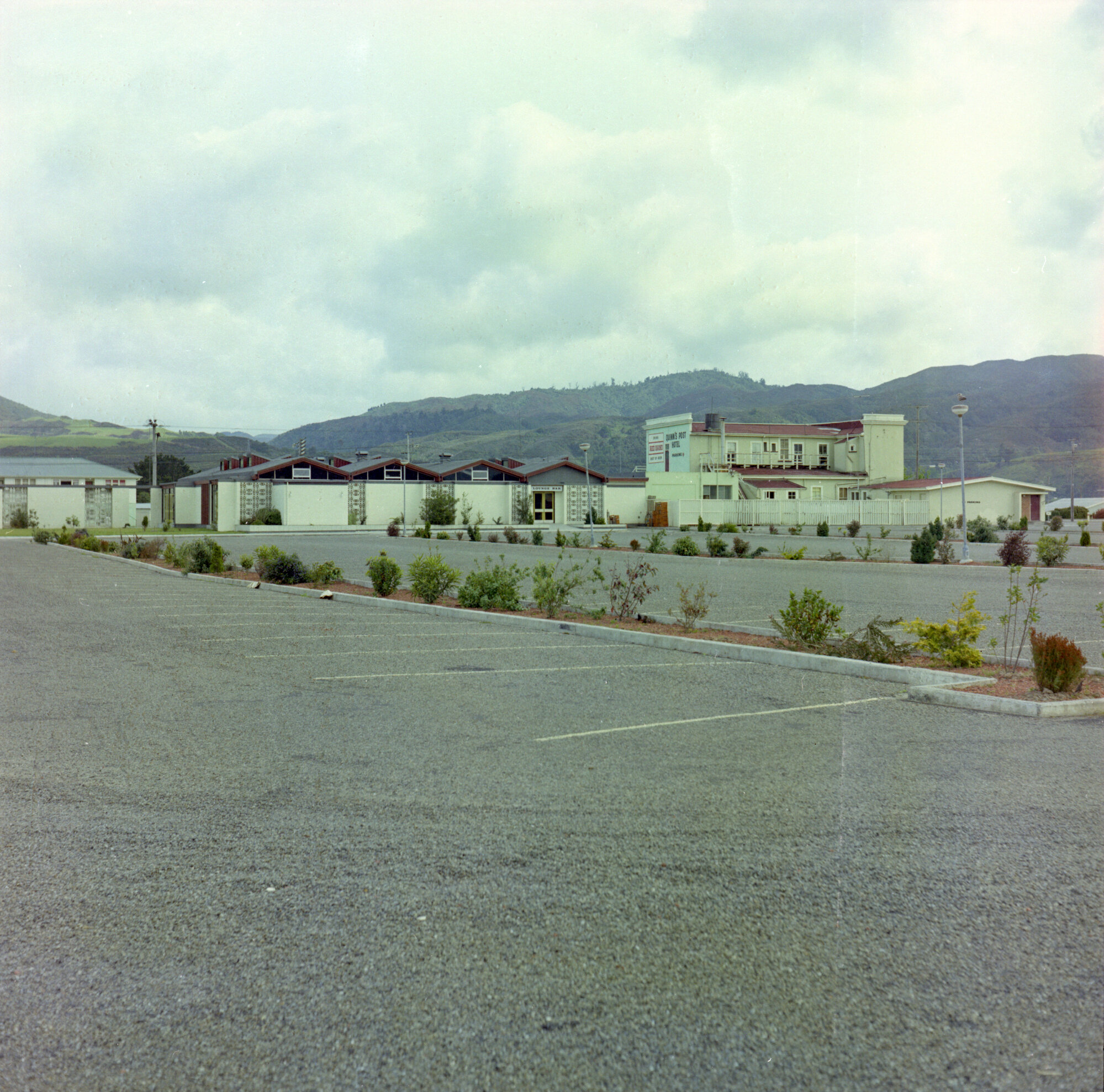 Quinns Post Hotel from the carpark, looking north