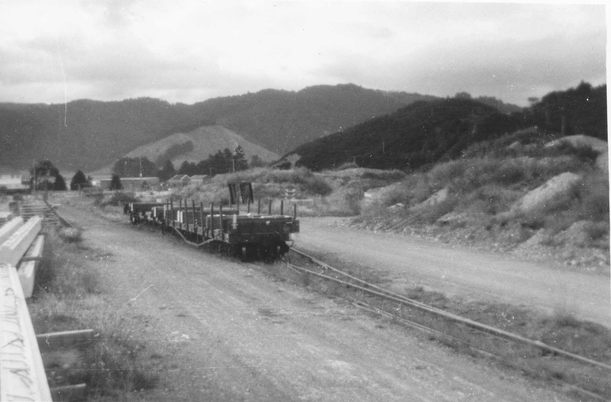 Ministry of Works railway siding, Trentham Camp: Image 4 of 4 - February 1976.