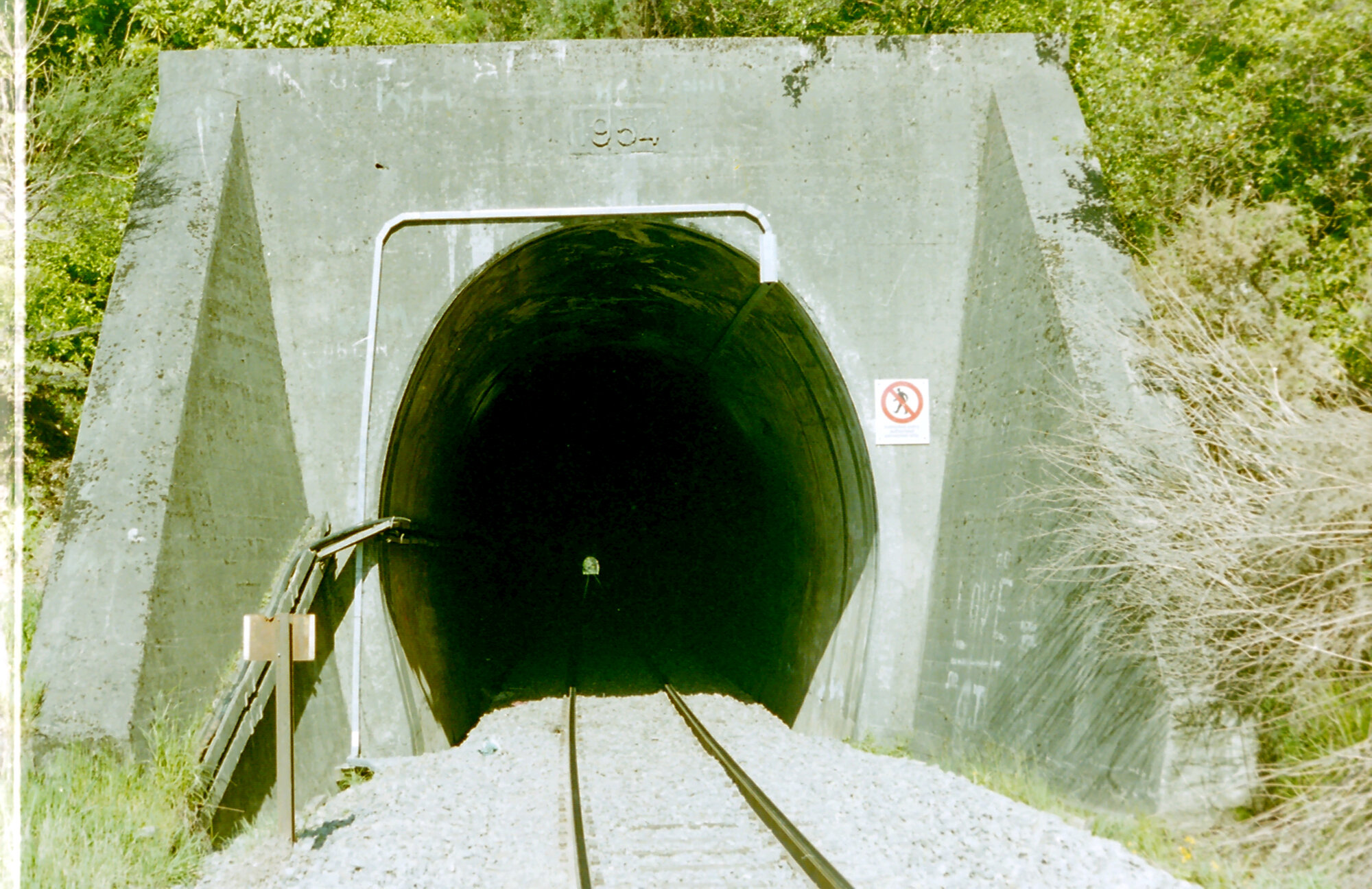 Maoribank Tunnel; west portal - January 1995.