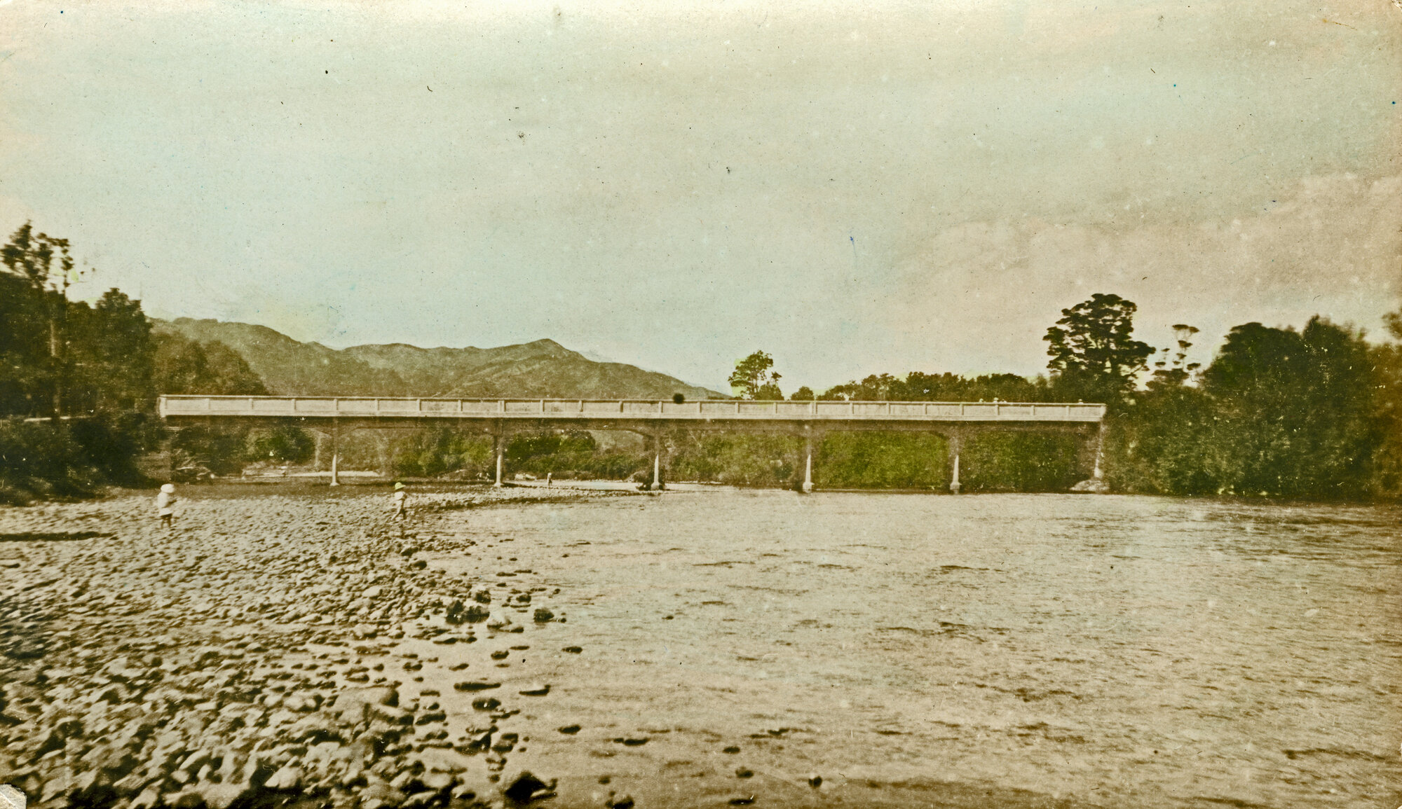 Moonshine Bridge 1, seen from north bank, looking upstream.