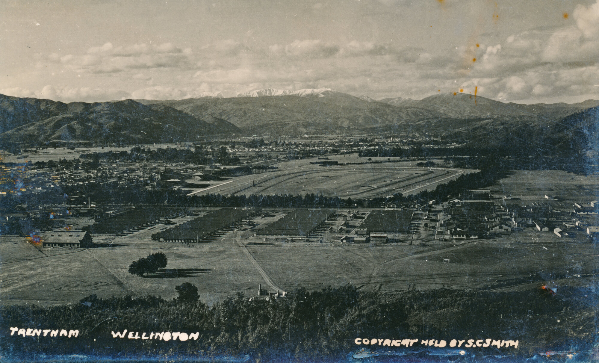 Trentham Camp overall view 1916 or later; camp and racecourse