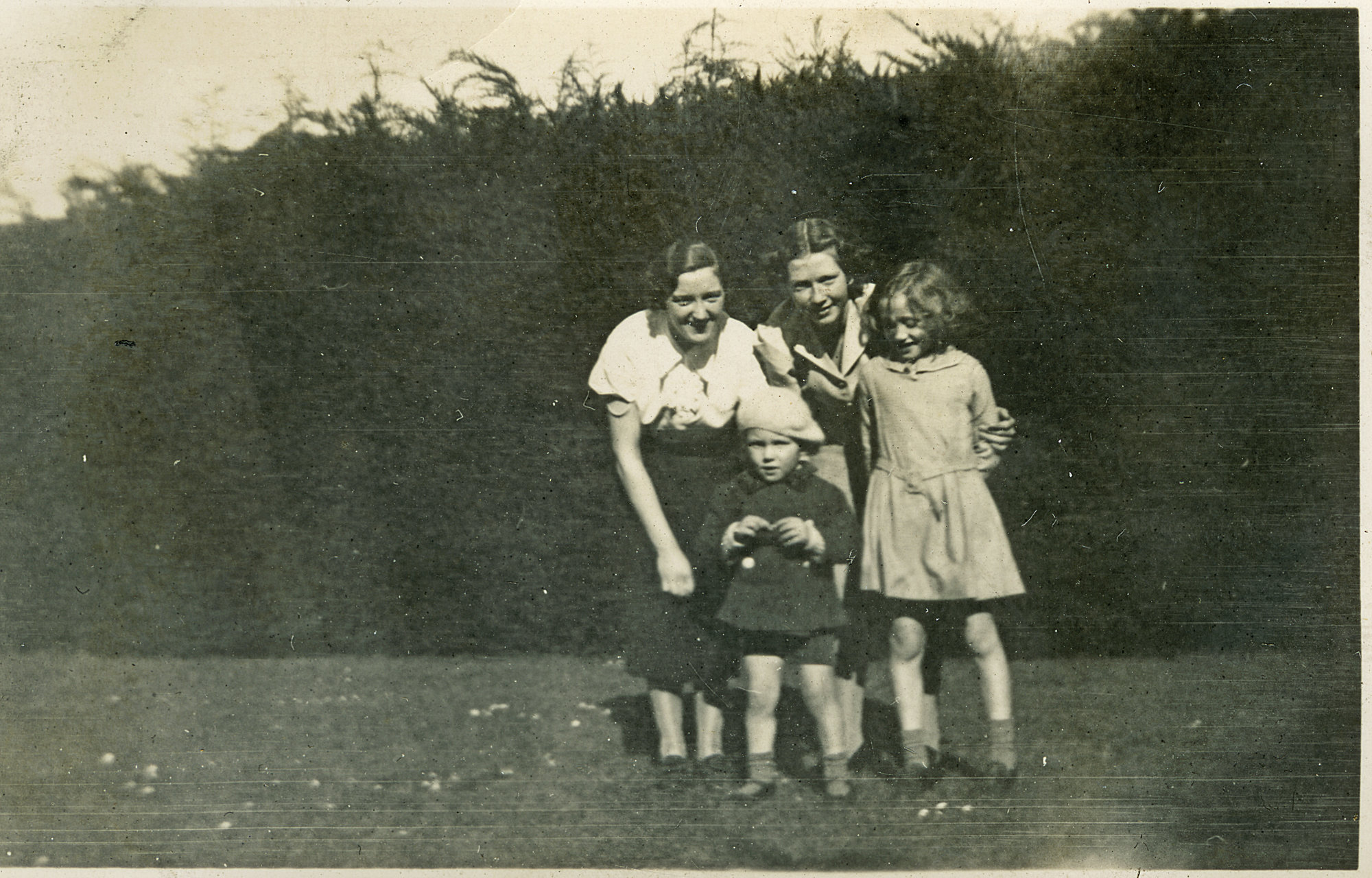 Goodland 2 Women &amp; 2 Children