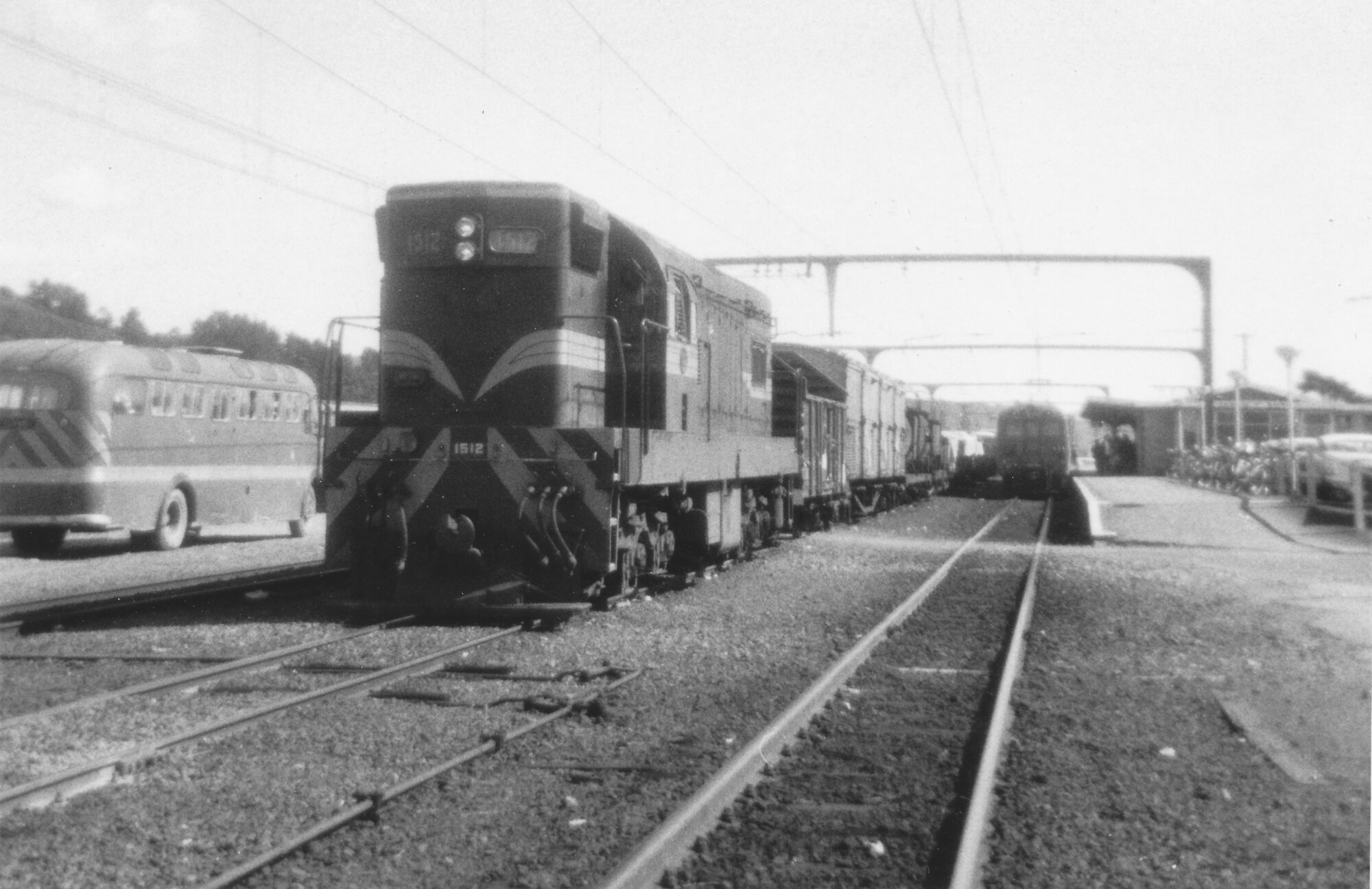 Da-class diesel-electric locomotive No. 1512 with northbound goods train at Upper Hutt - 1976.