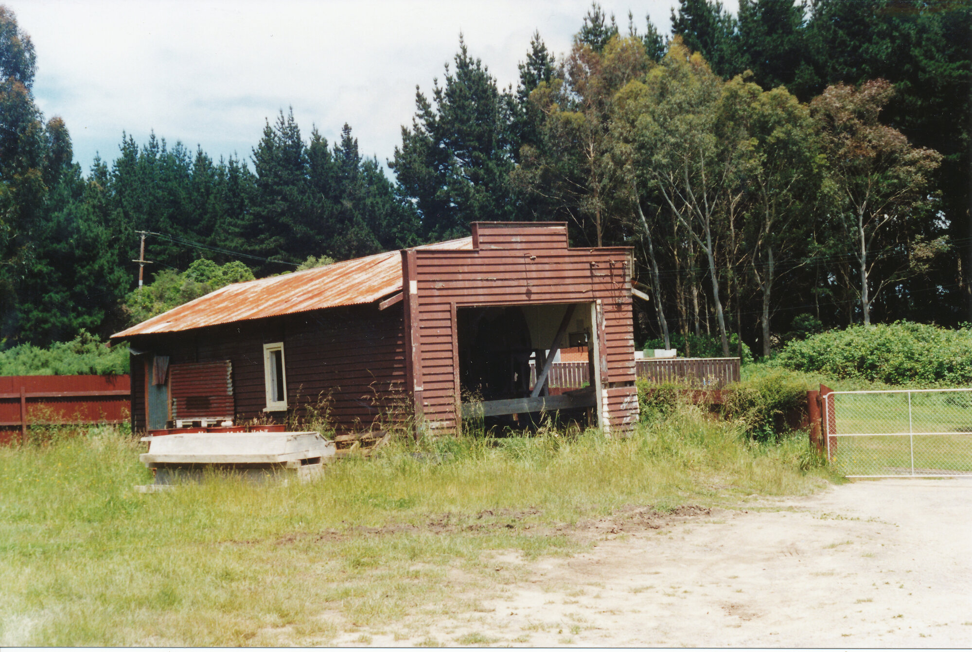 Silverstream Volunteer Fire Brigade building 1B; Silver Stream Railway, November 2001. 