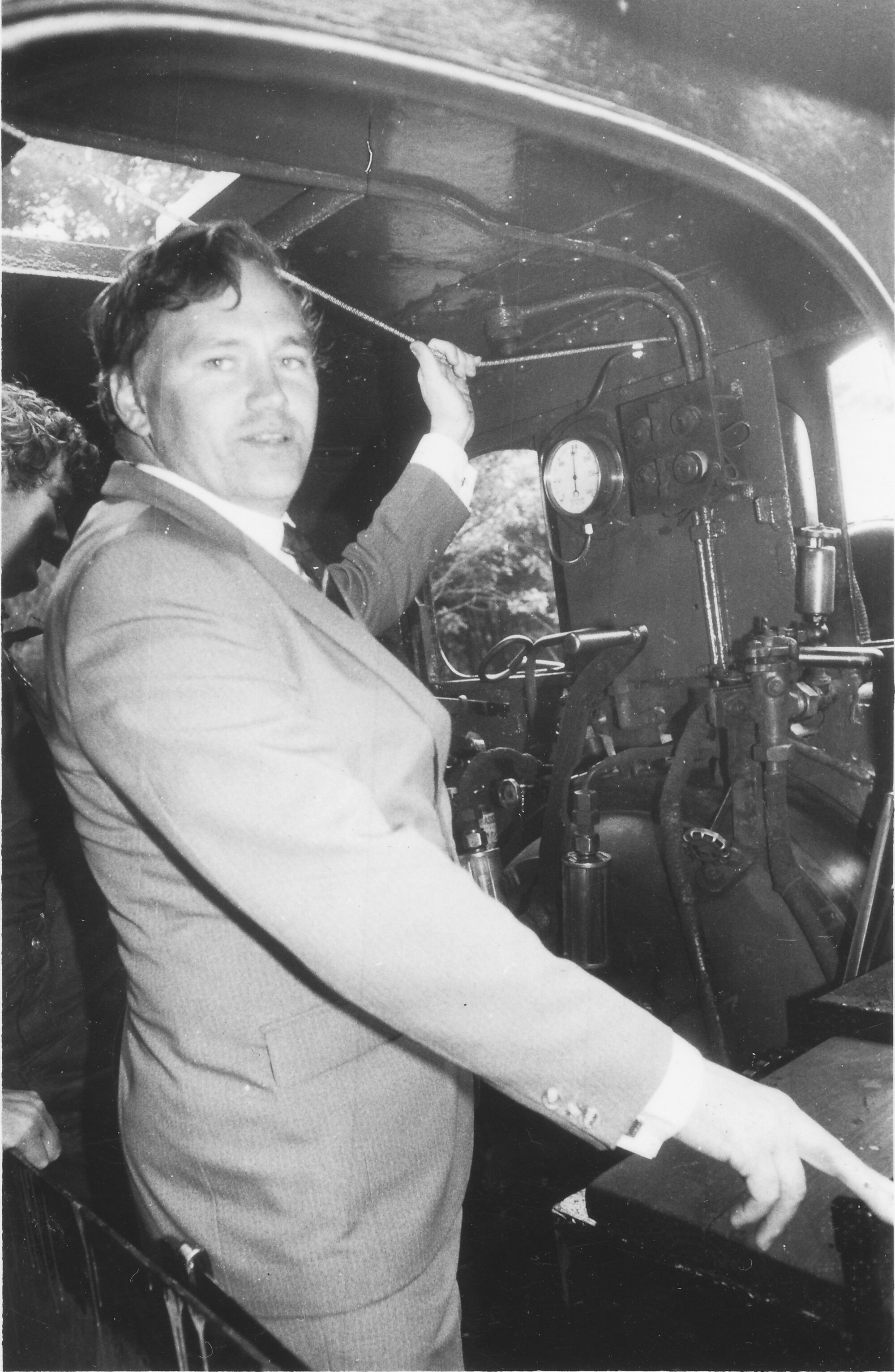 Silver Stream Railway official opening; Hon. Richard Prebble, Minister of Railways, sounds whistle.