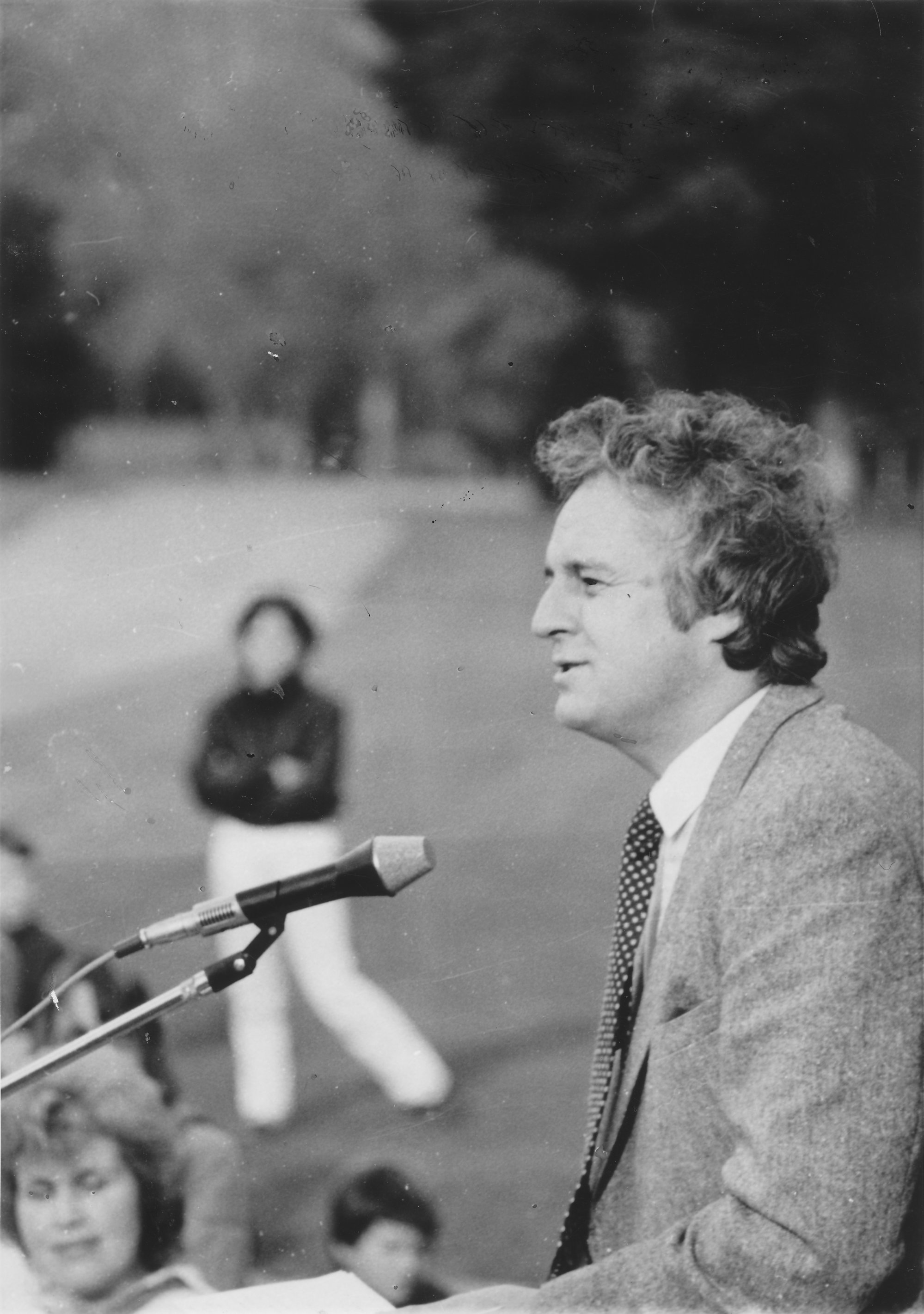 Trentham Memorial Park Sports Association; Bill Jeffries, M P, opens new clubrooms.