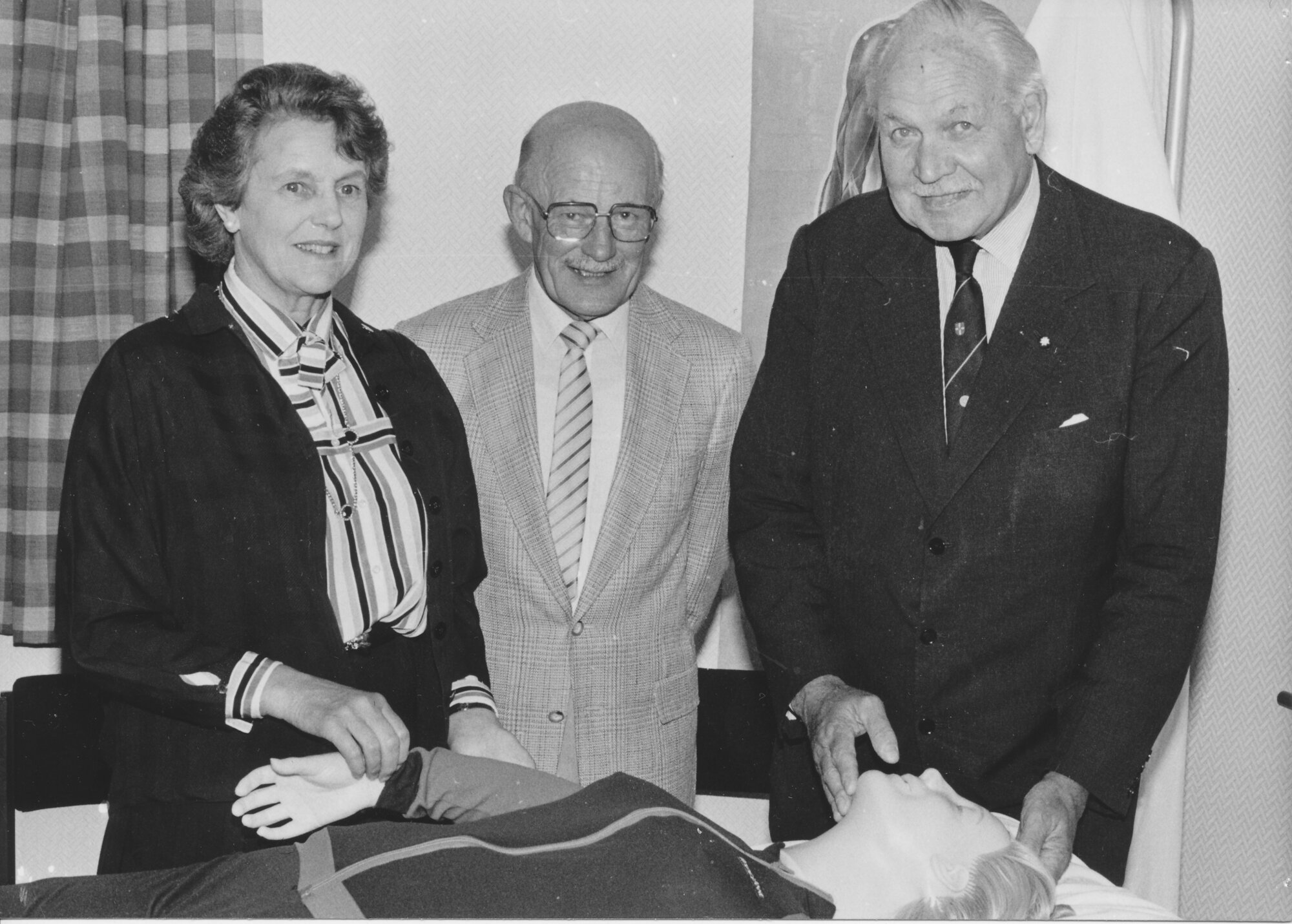 St John Ambulance Brigade; Lady Cathcart, Upper Hutt chairman Dr Denys Heginbotham, and Lord Prior of the Order, Major-General Earl Cathcart.