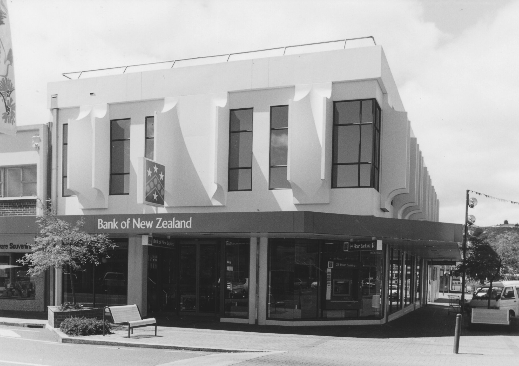 Main Street, 1997, south side; No. 102-104; BNZ (Bank of New Zealand)