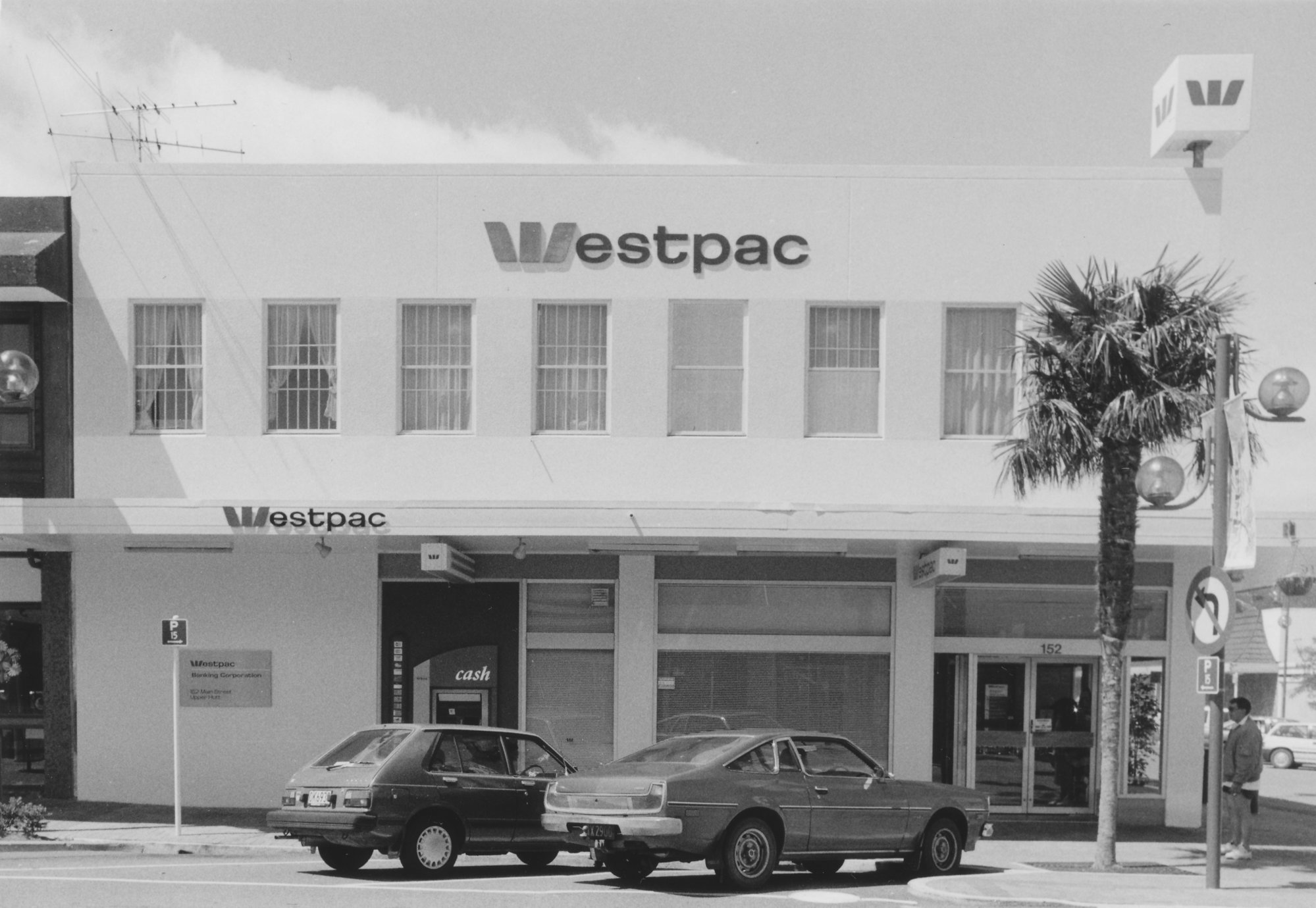 Main Street, 1997, south side; No. 152; Westpac bank