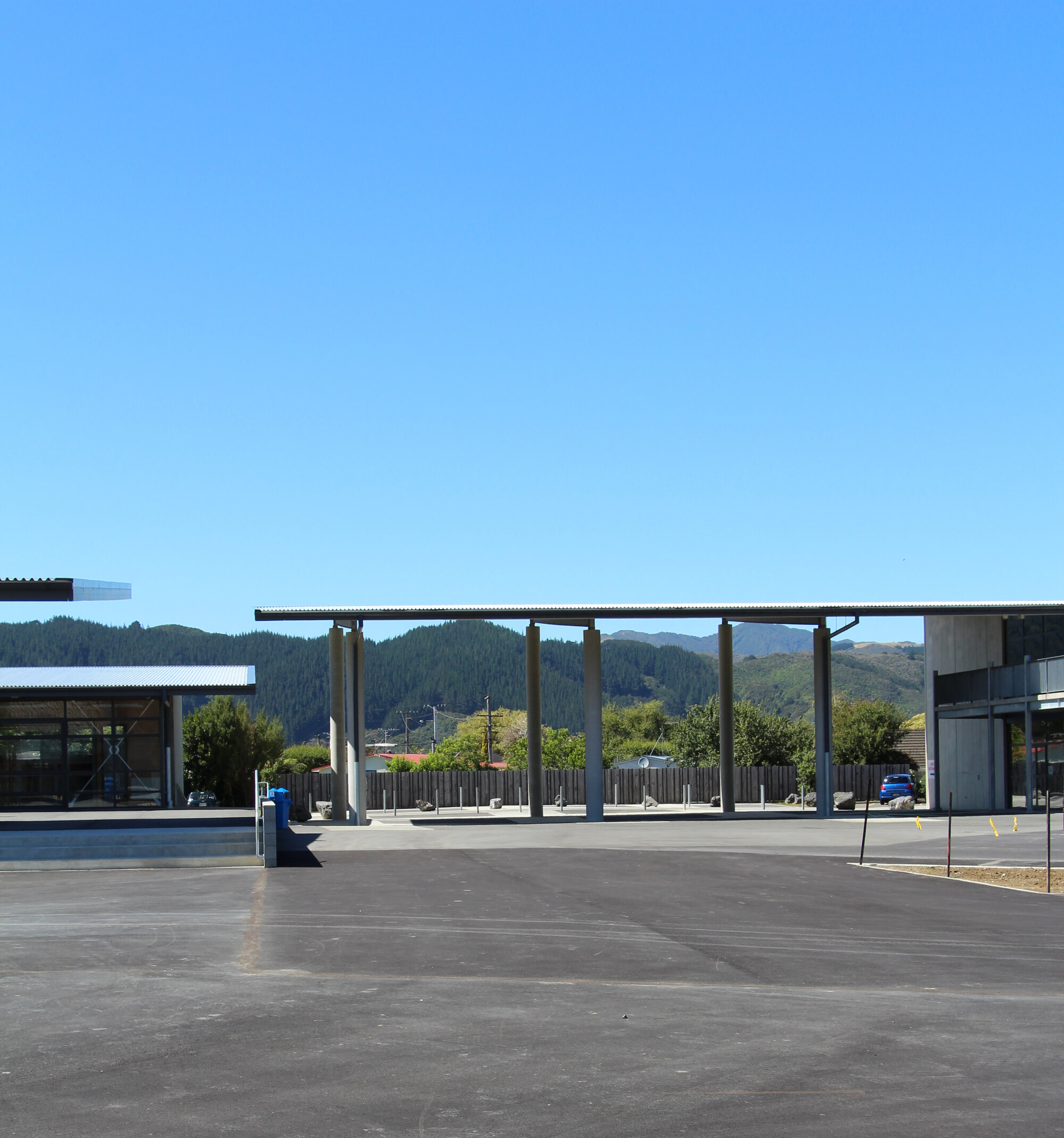 Upper Hutt College buildings 2015  3; Main Entrance canopy