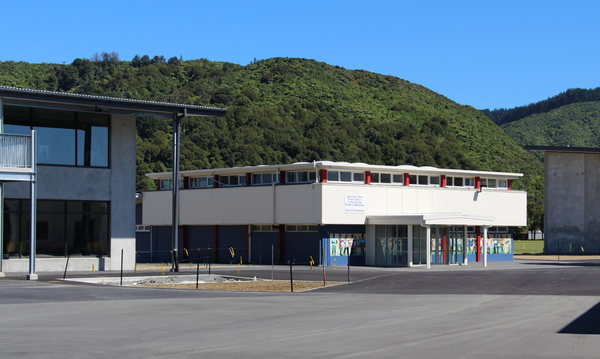 Upper Hutt College buildings 2015 12; library