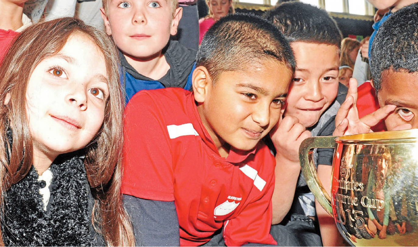 Silverstream School; Sophie Noyes, year 4 and Mesake Simone, year 5; 2015 Emirates Melbourne Cup.