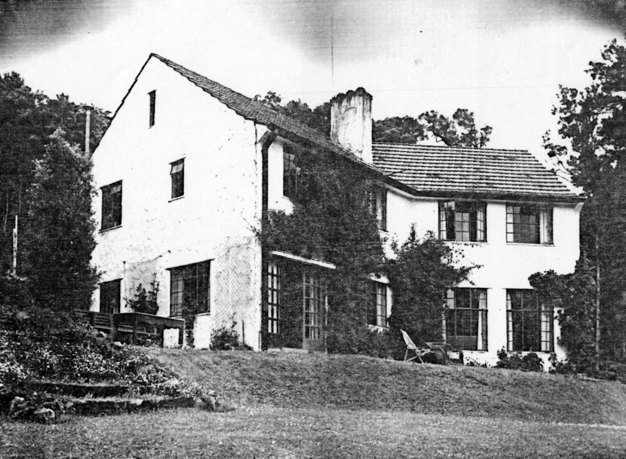 House, Chatsworth Road; No. 71, 'Woodhill'; garden face and east end, looking south.