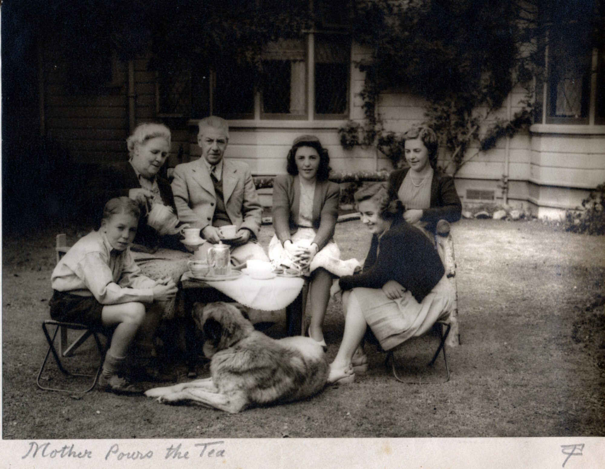 Murdoch house 18; "Mother pours the tea".