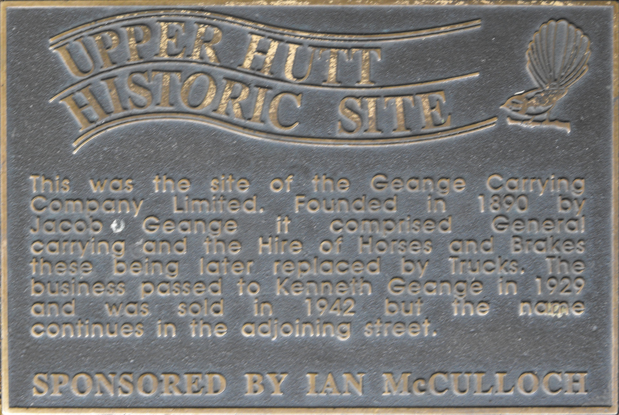 Historic site plaque, Main Street; Geange Carrying Company.