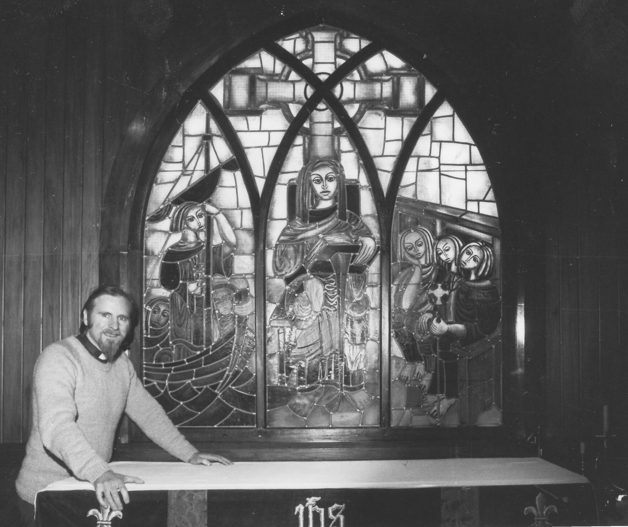 Craufurd Murray with stained-glass window, St Hilda's Anglican church, 1983