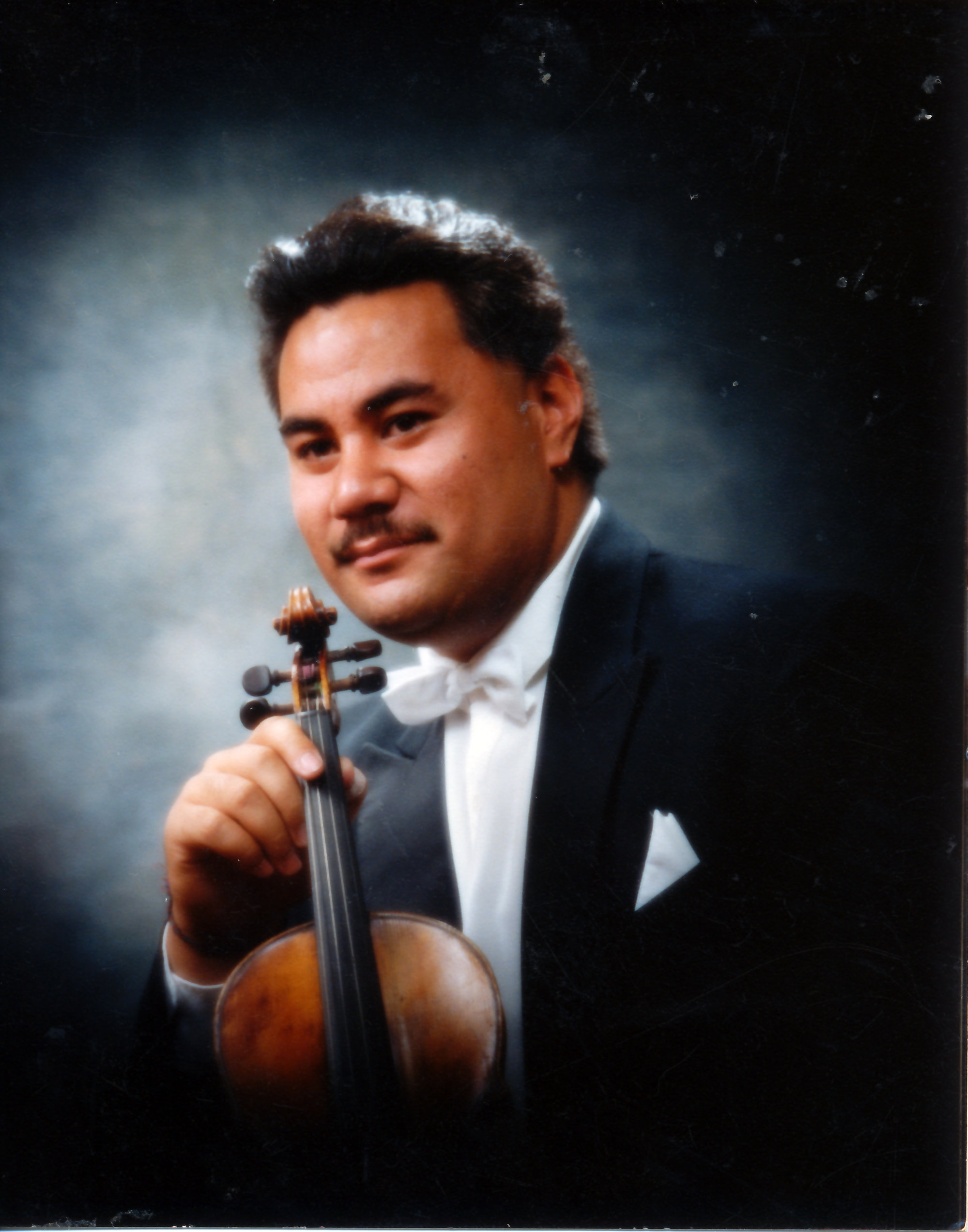 Sam Konise, violinist; winner of the 1990 New Zealand Symphony Orchestra Young Musicians competition.