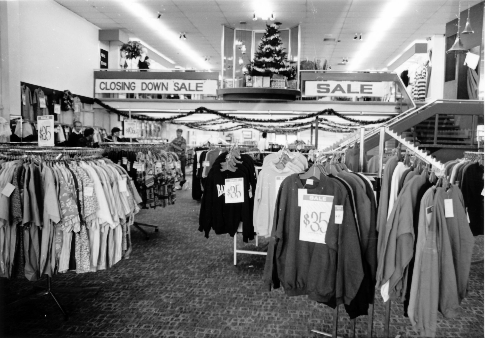 Cliff Pepperell's Fashion Store, 119-121 Main Street, closes after 44 years.