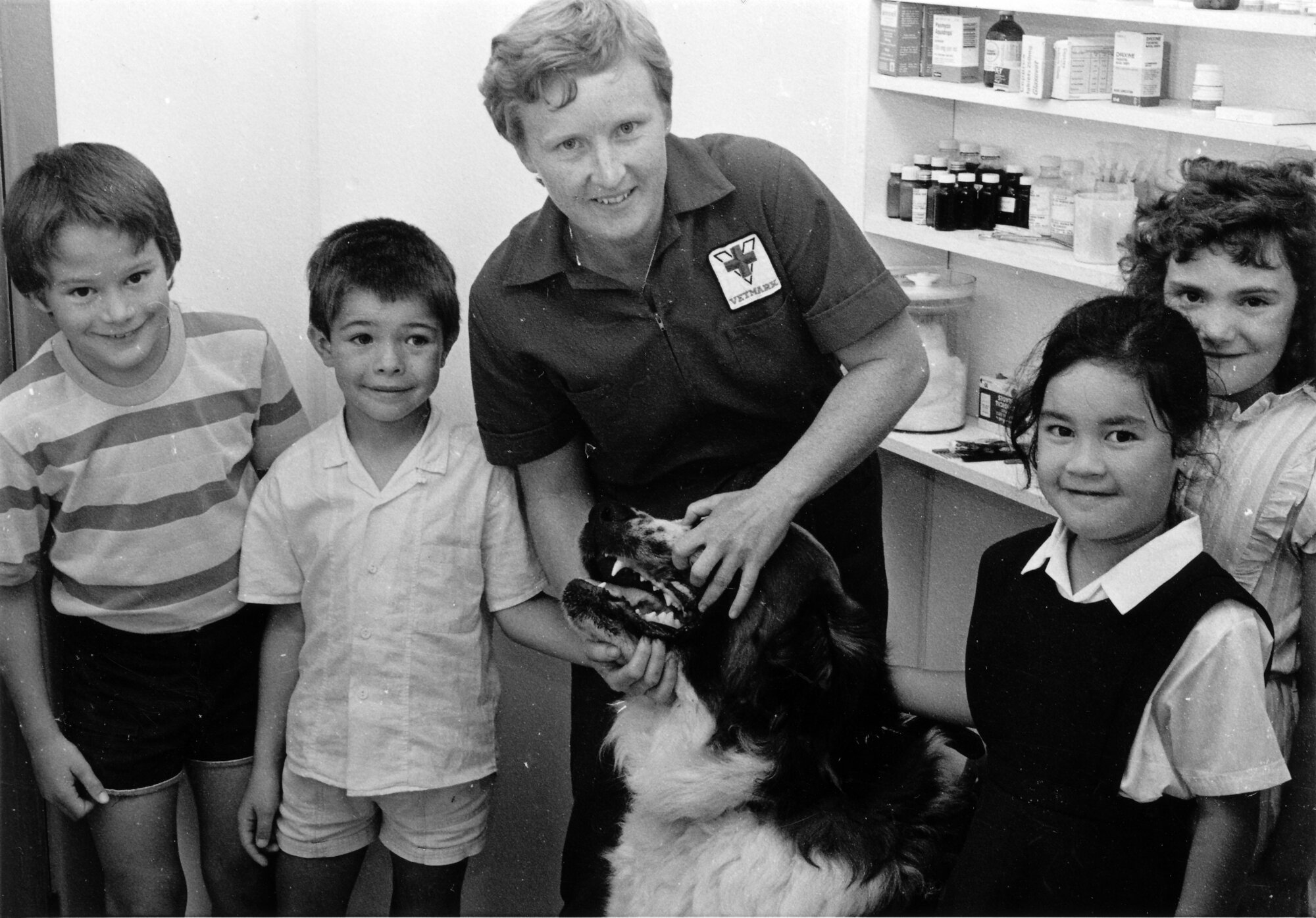 Maidstone Veterinary Clinic; vet Susan Cooke with Maoribank School children.