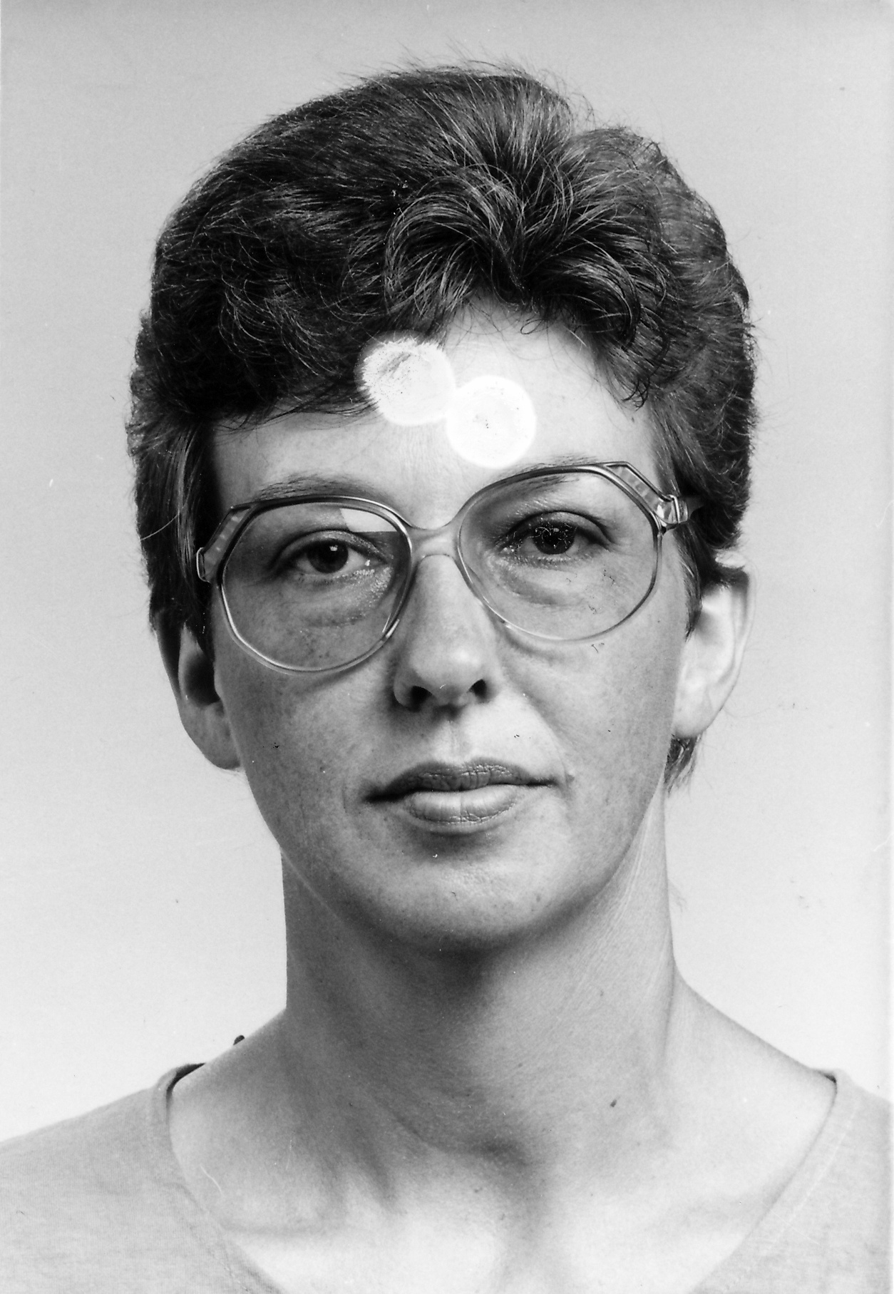 Pianist Caroline Marshall wins the 1988 Victoria University Centre for Continuing Education bursary.