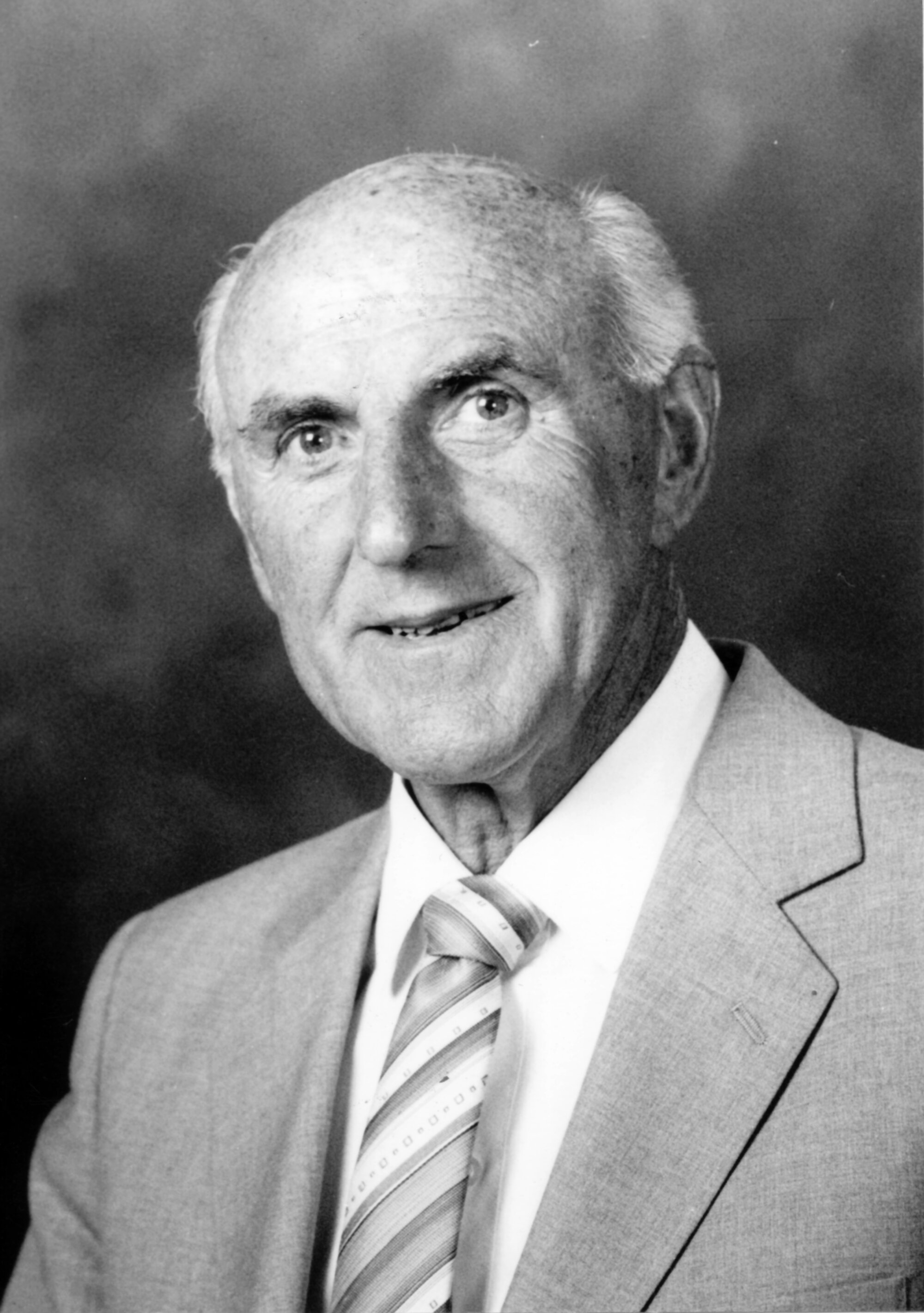 Tom Croft,  Central Institute of Technology chairman since 1986, retires.