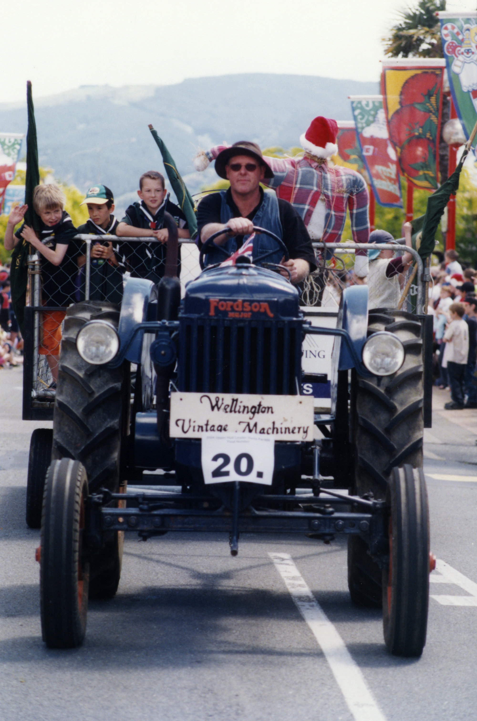 Christmas parade 2004; Vintage Machinery Club's E27N Fordson Major (1945-1953).