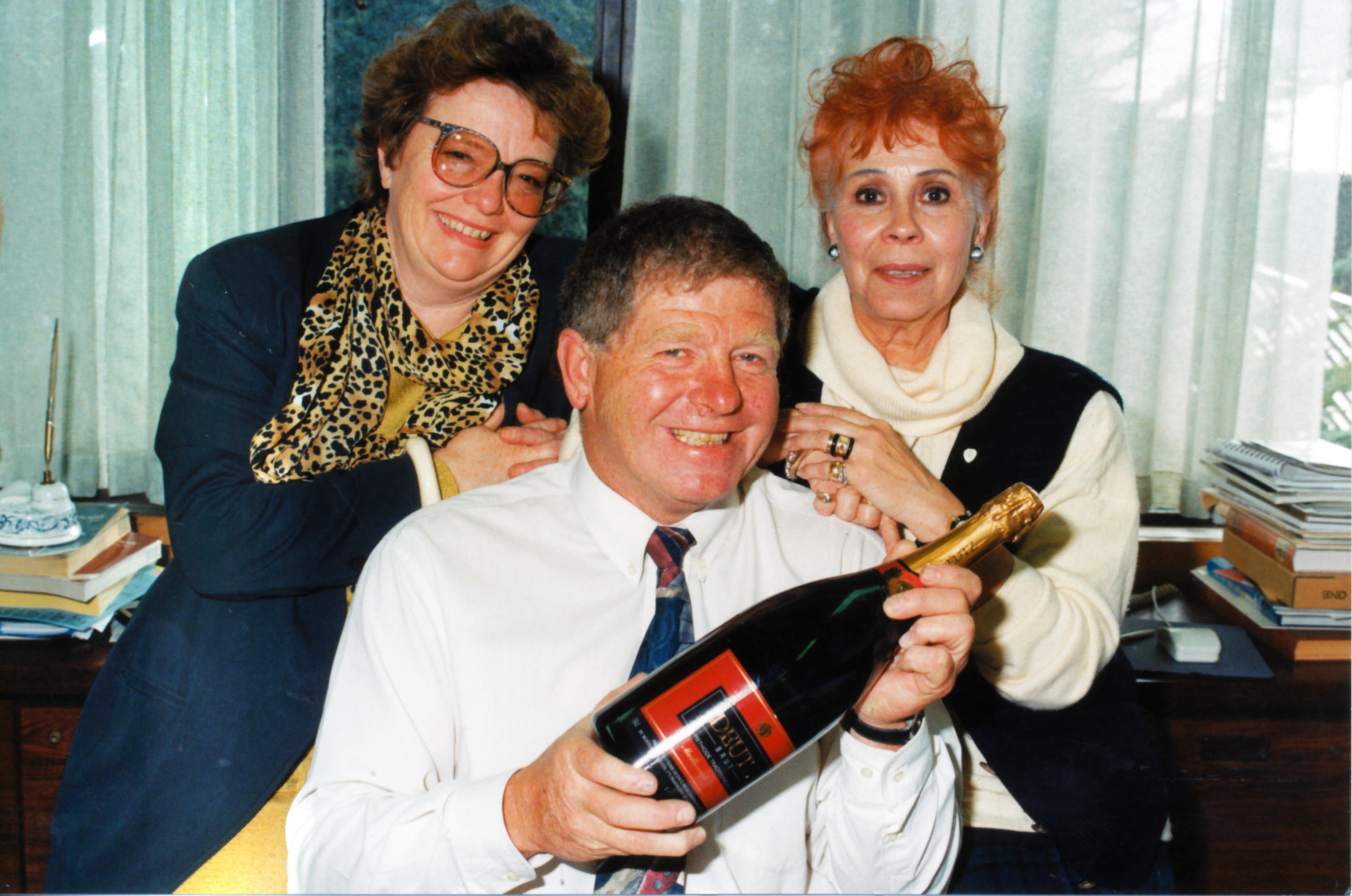 Fund-raising for Te Omanga Hospice; Deutz celebity wine auction; Phyllis Strachan, Rex Kirton, Mandy Harvey.