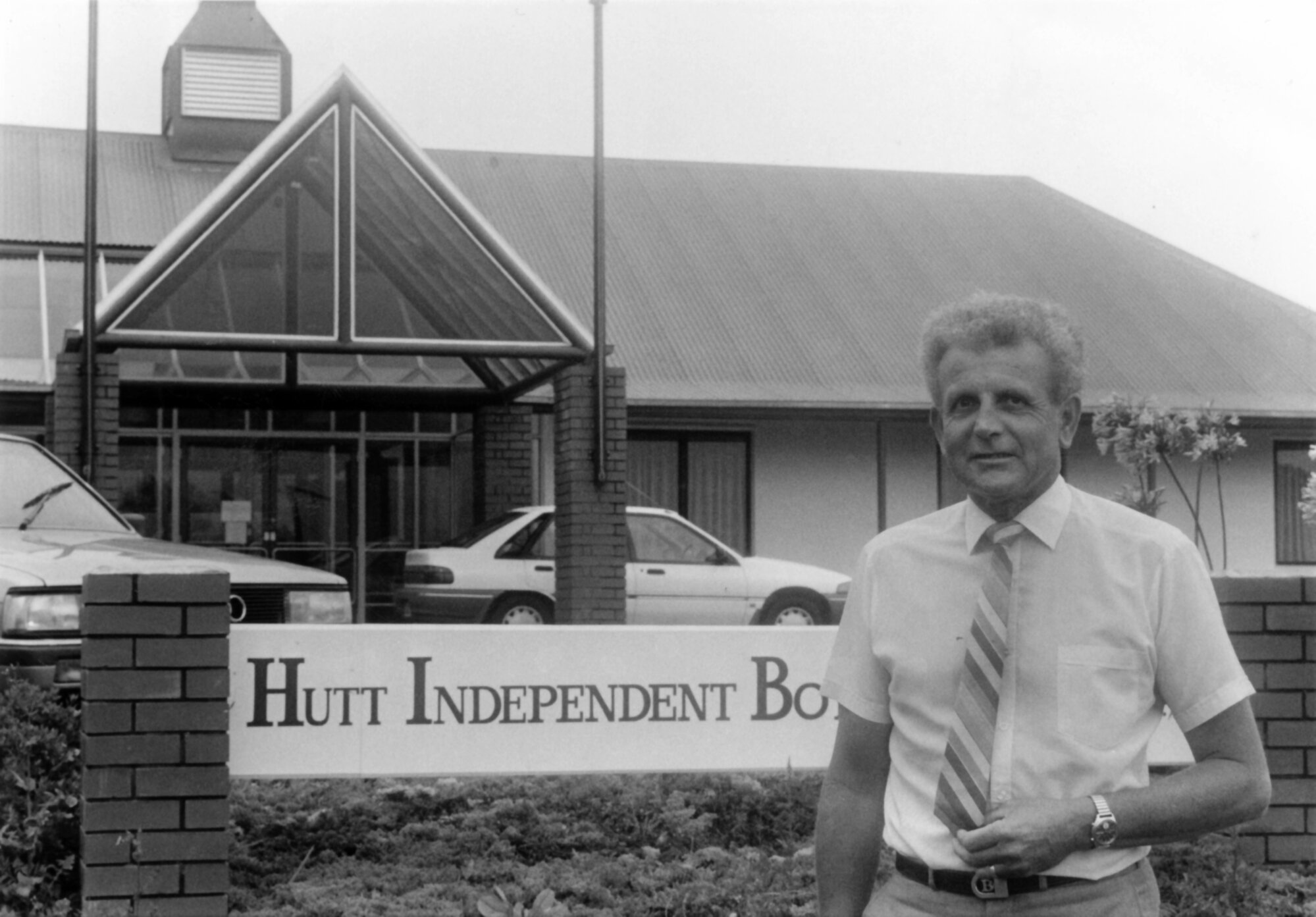 HIBS; Hutt Independent Boys' School; founding principal Barry Kerr.