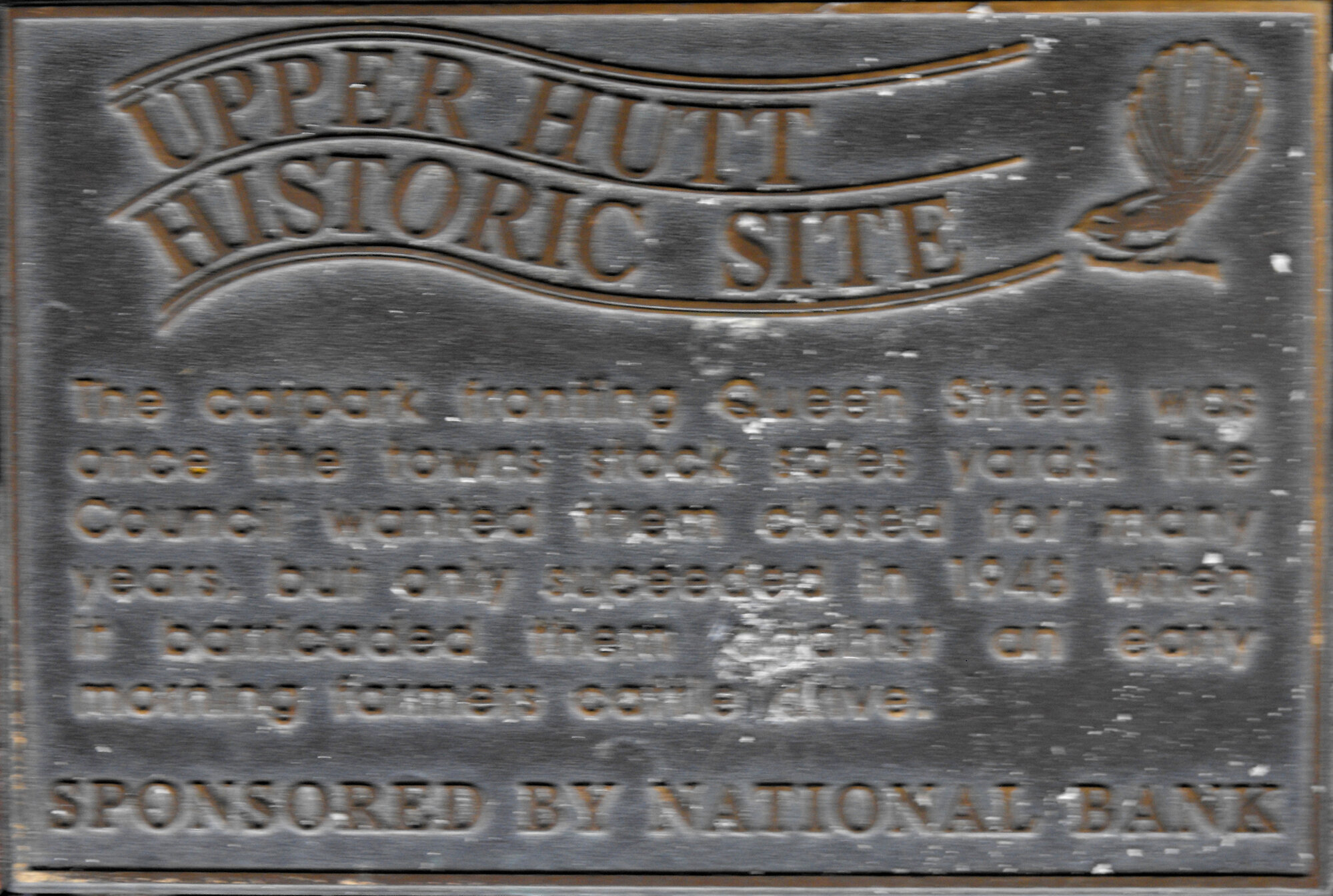 Historic site plaque, Main Street; Queen Street saleyards.