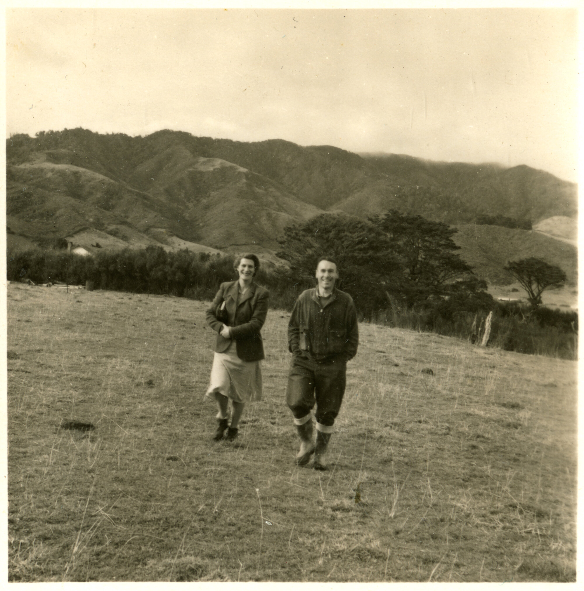 Revelle Jackson; 5 Paton Street, Mangaroa house  1; Lillian and Jack Haxton on site.