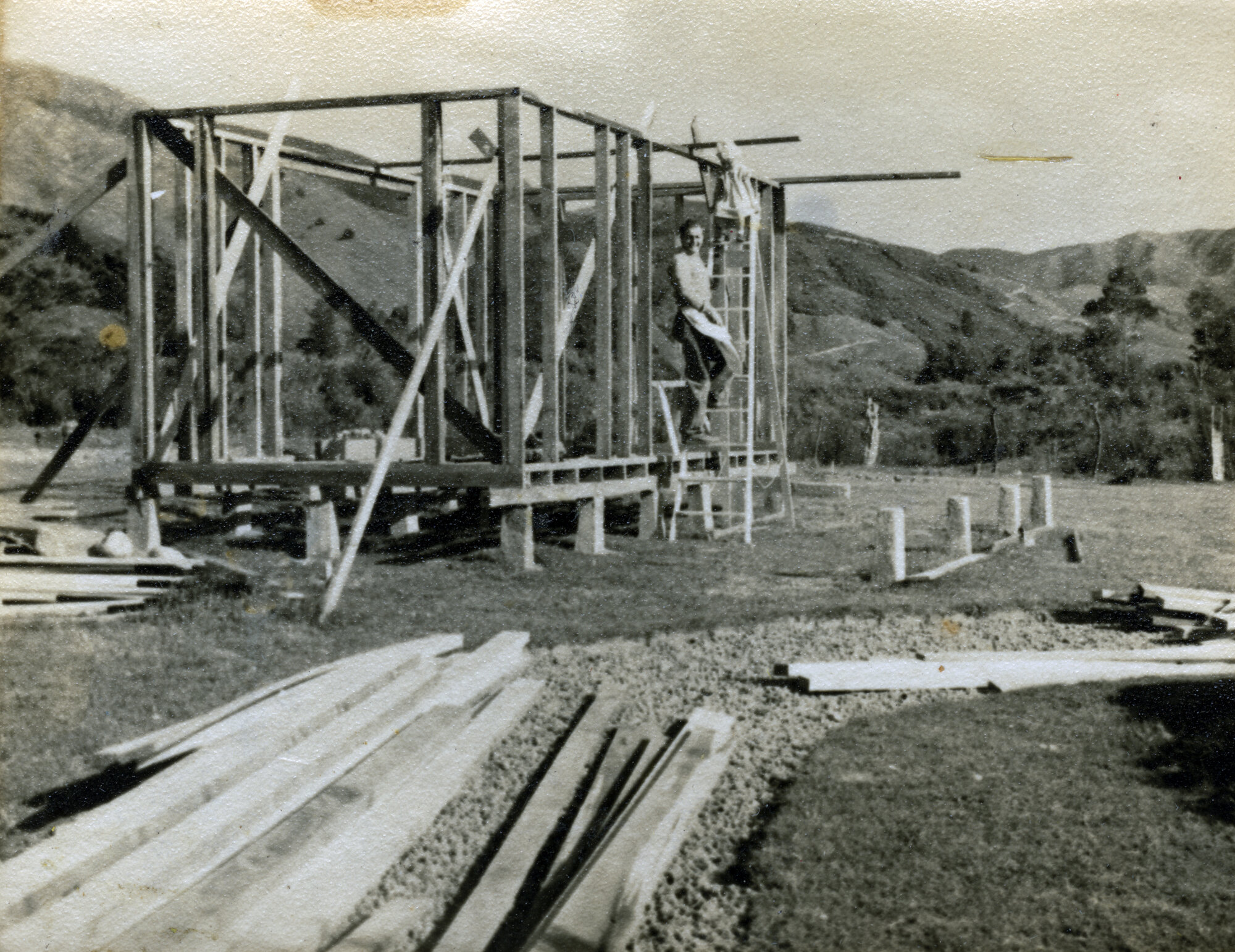 Revelle Jackson; 5 Paton Street, Mangaroa house  8; frames go up. Summer 1952