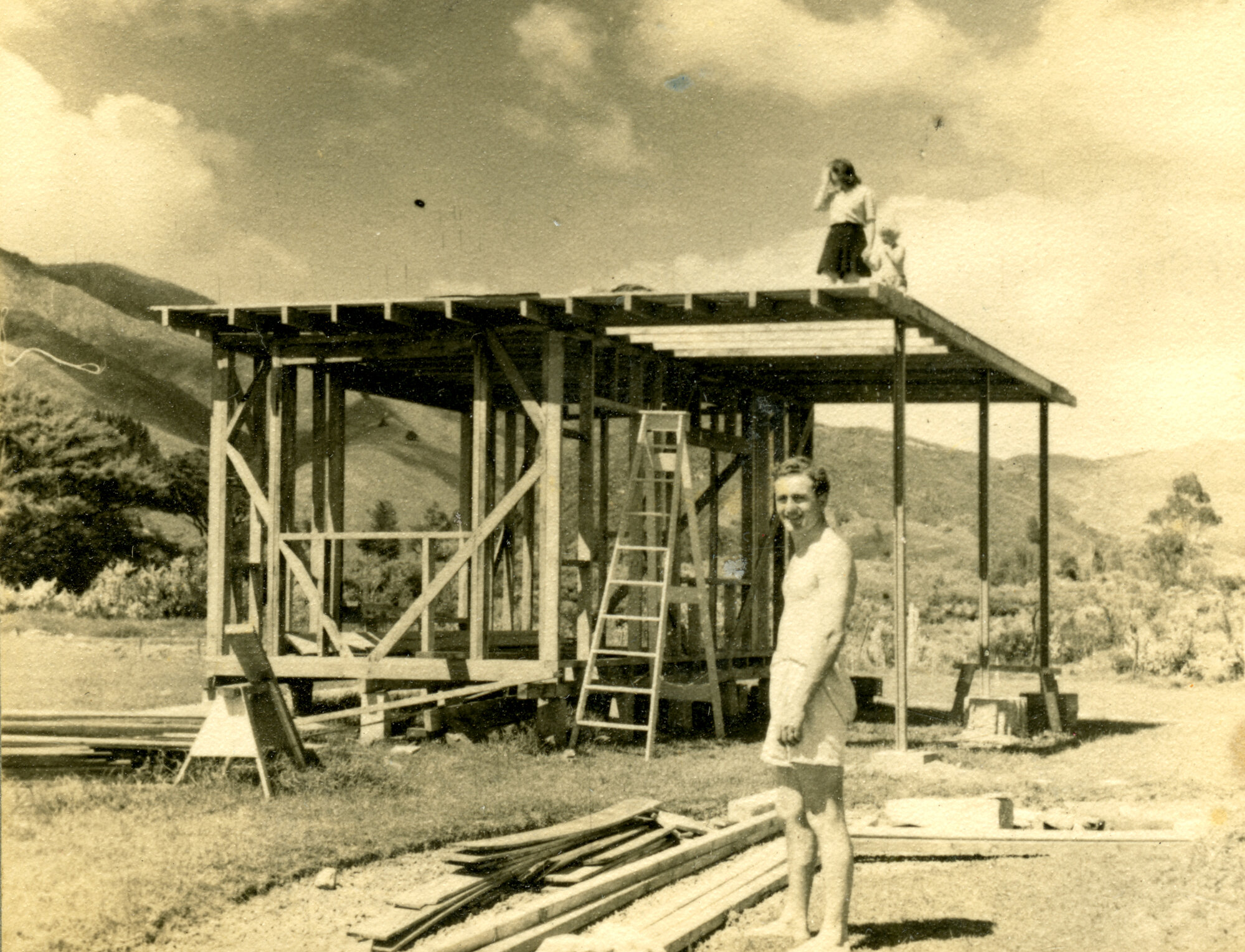 Revelle Jackson; 5 Paton Street, Mangaroa house  9; "Getting on!"; home taking shape. 
