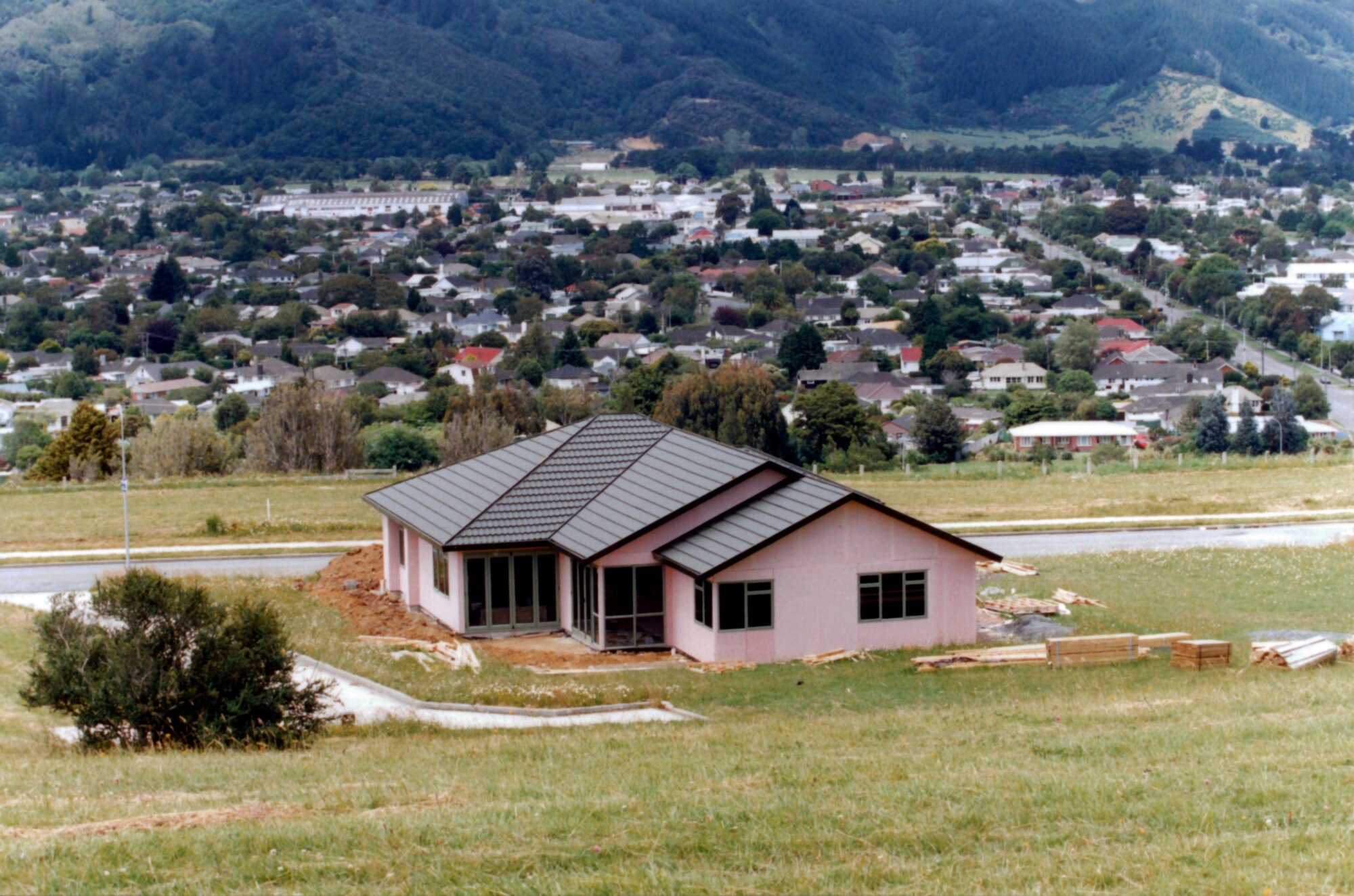 Craig's Flat/Riverstone Terraces; first house almost completed. Upper
