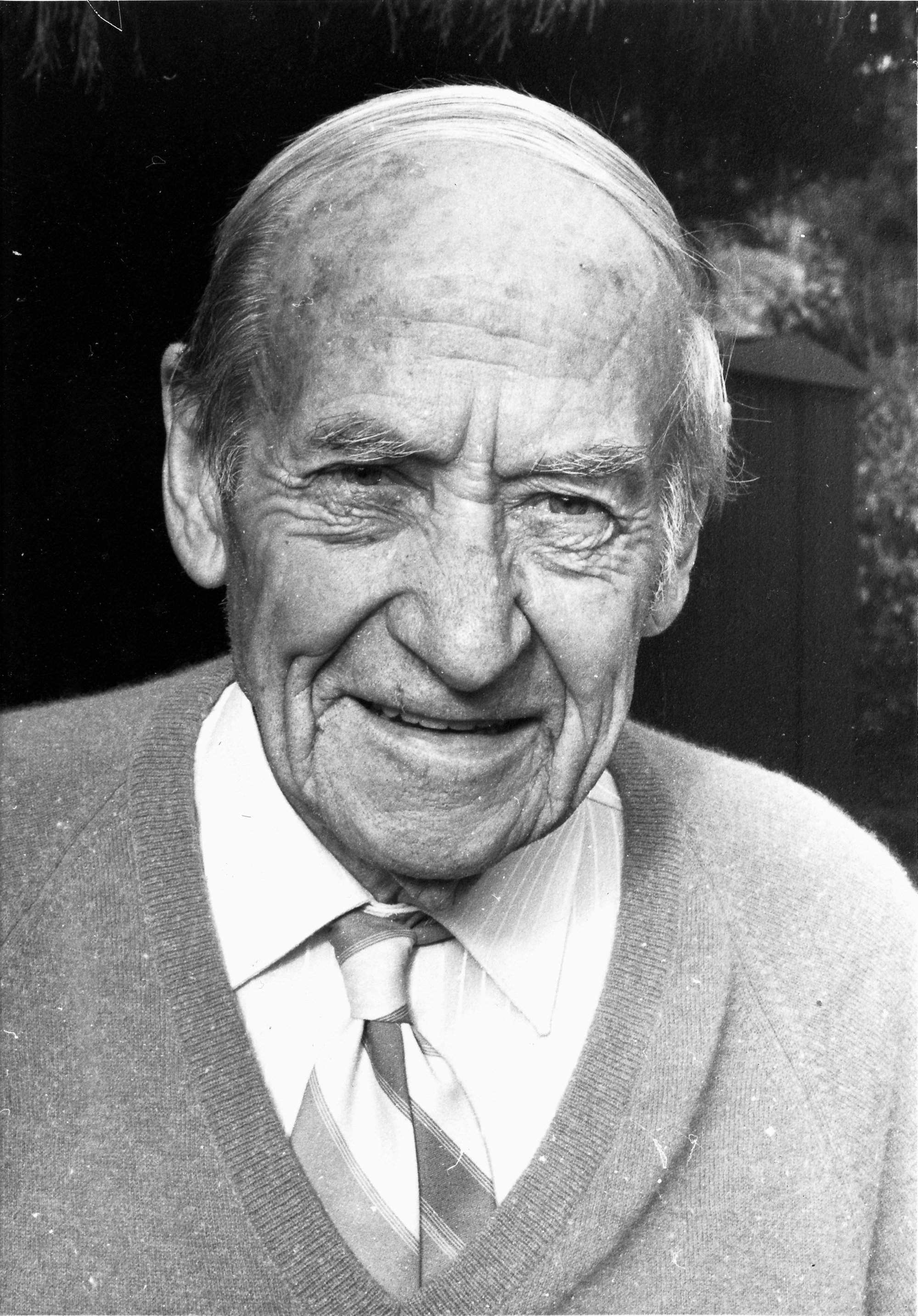 Malcolm Ward, 80, receives Paul Harris fellowship; Rotary's highest award