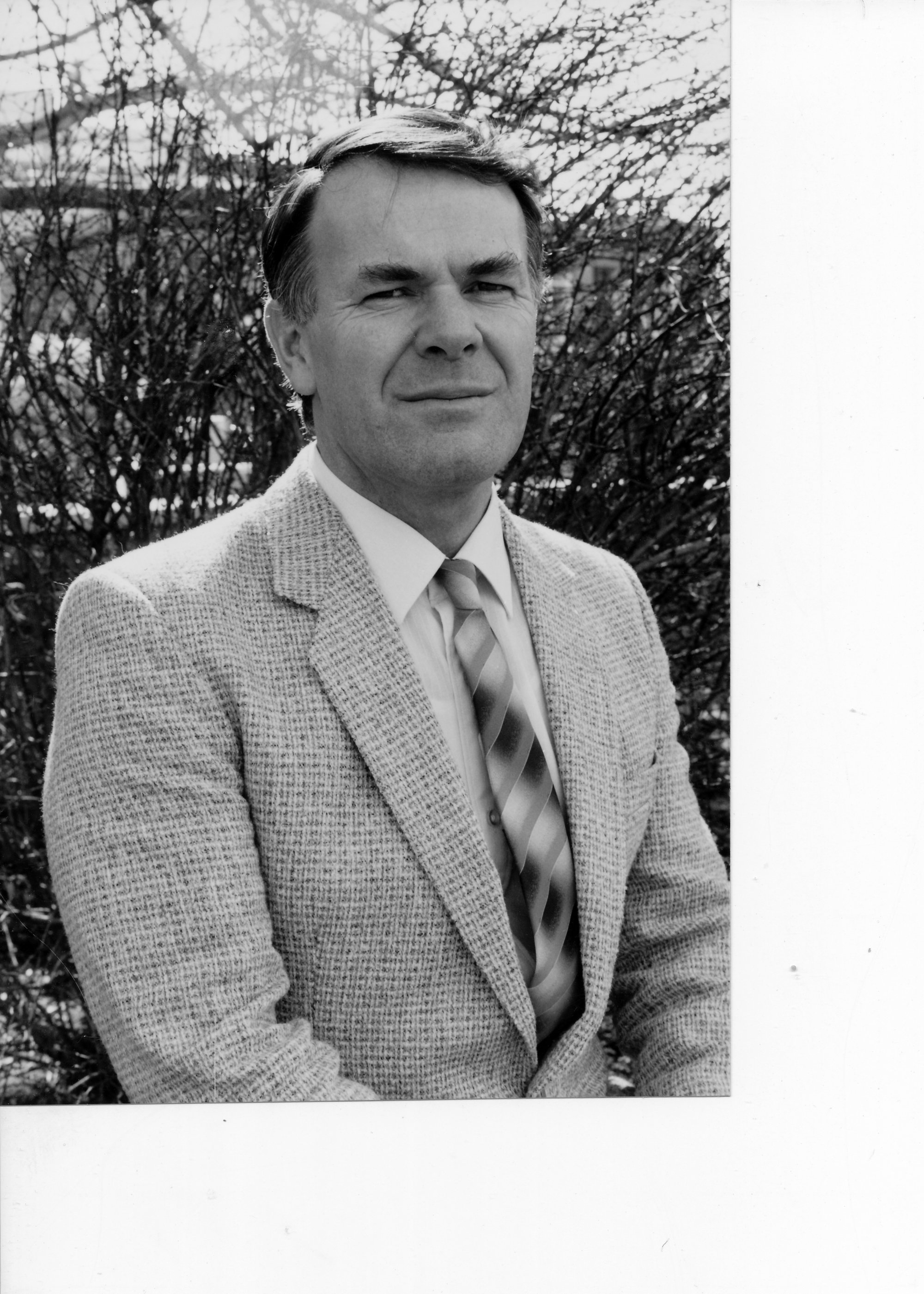 Heretaunga College staff; principal Brian Robb; B A Hons, Dip Ed, Dip Tchg appointed.