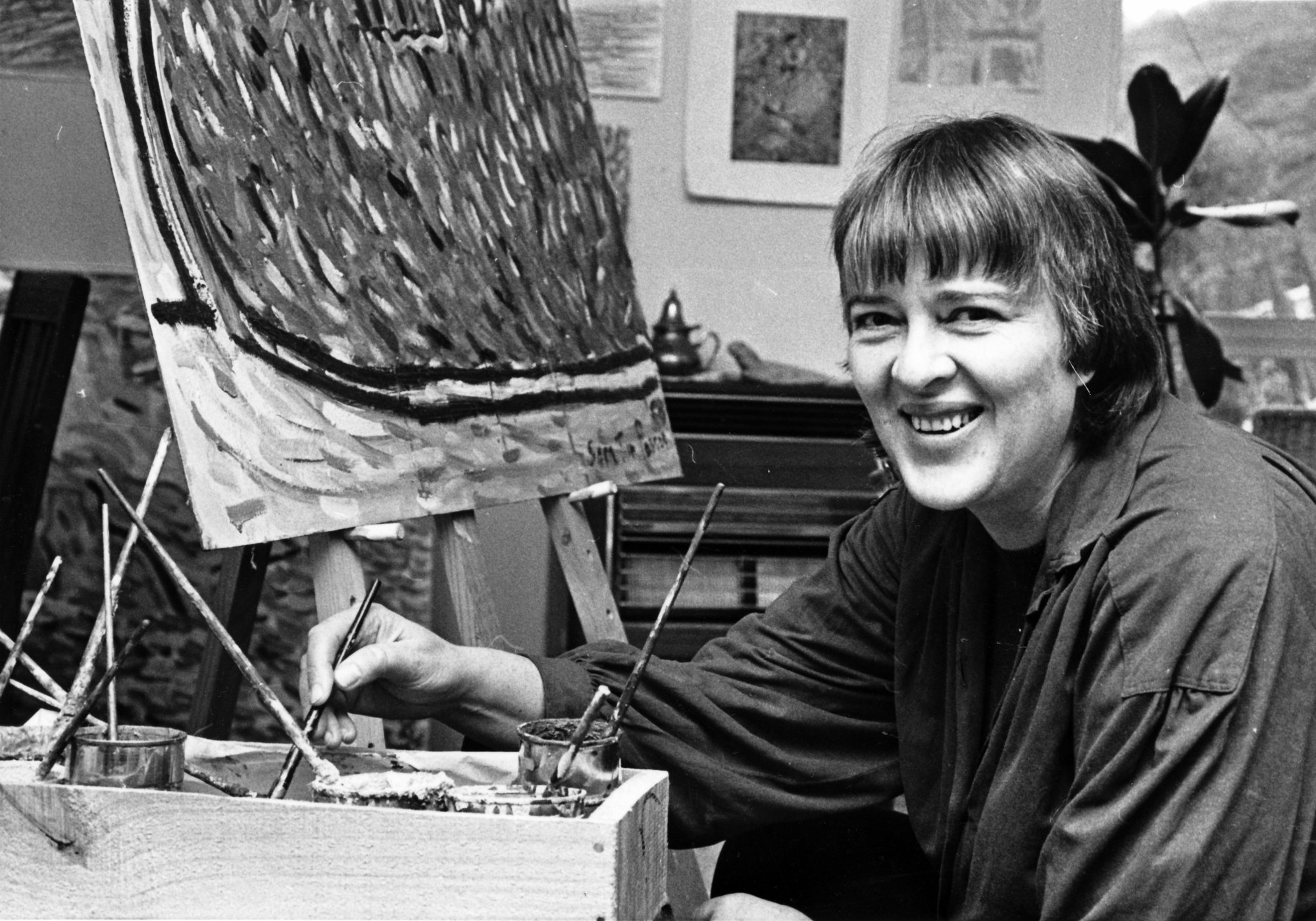 Sarah Tun Pascoe wins one of three $2000 Caltex awards for 1988.