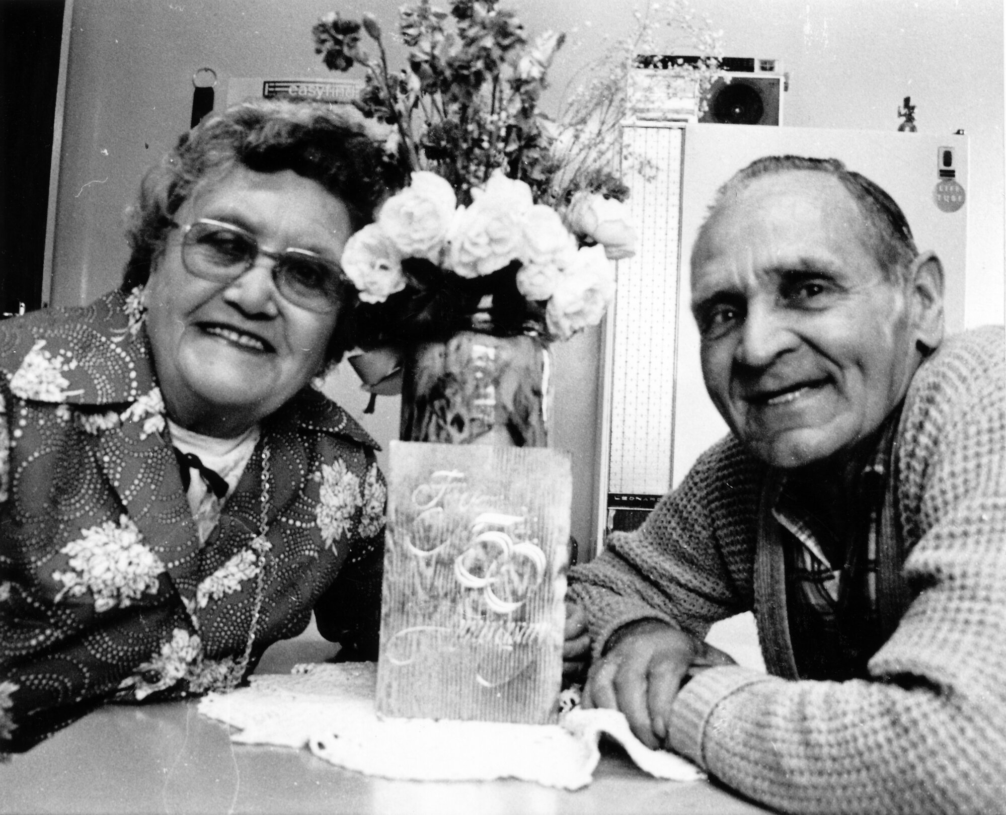 Vi(olet) and Wally Mansfield, married 50 years; eastenders who migrated in 1972, to join a son.