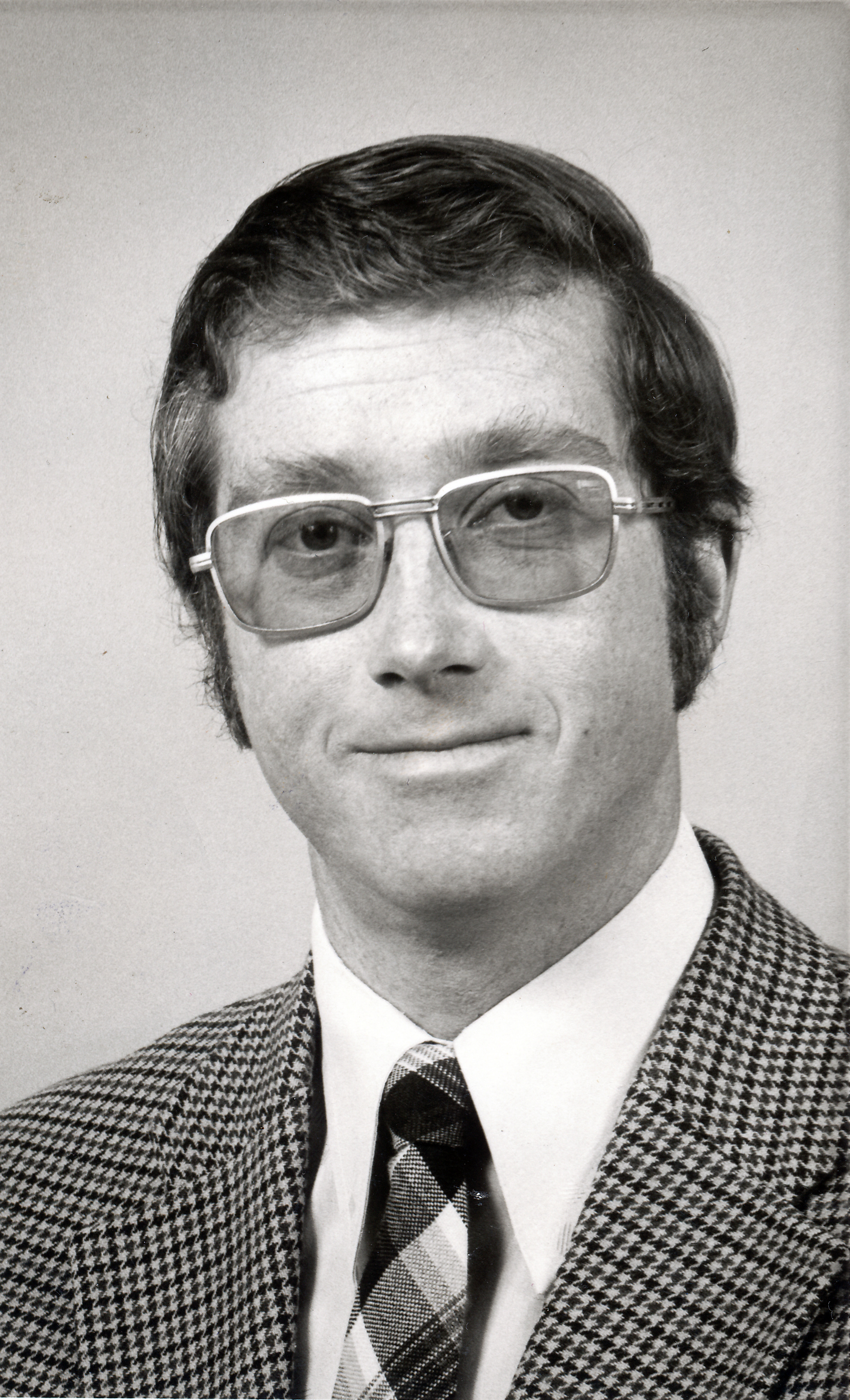 Bill Hodge, Bill Hodge; Registrar of Upper Hutt District Court.
