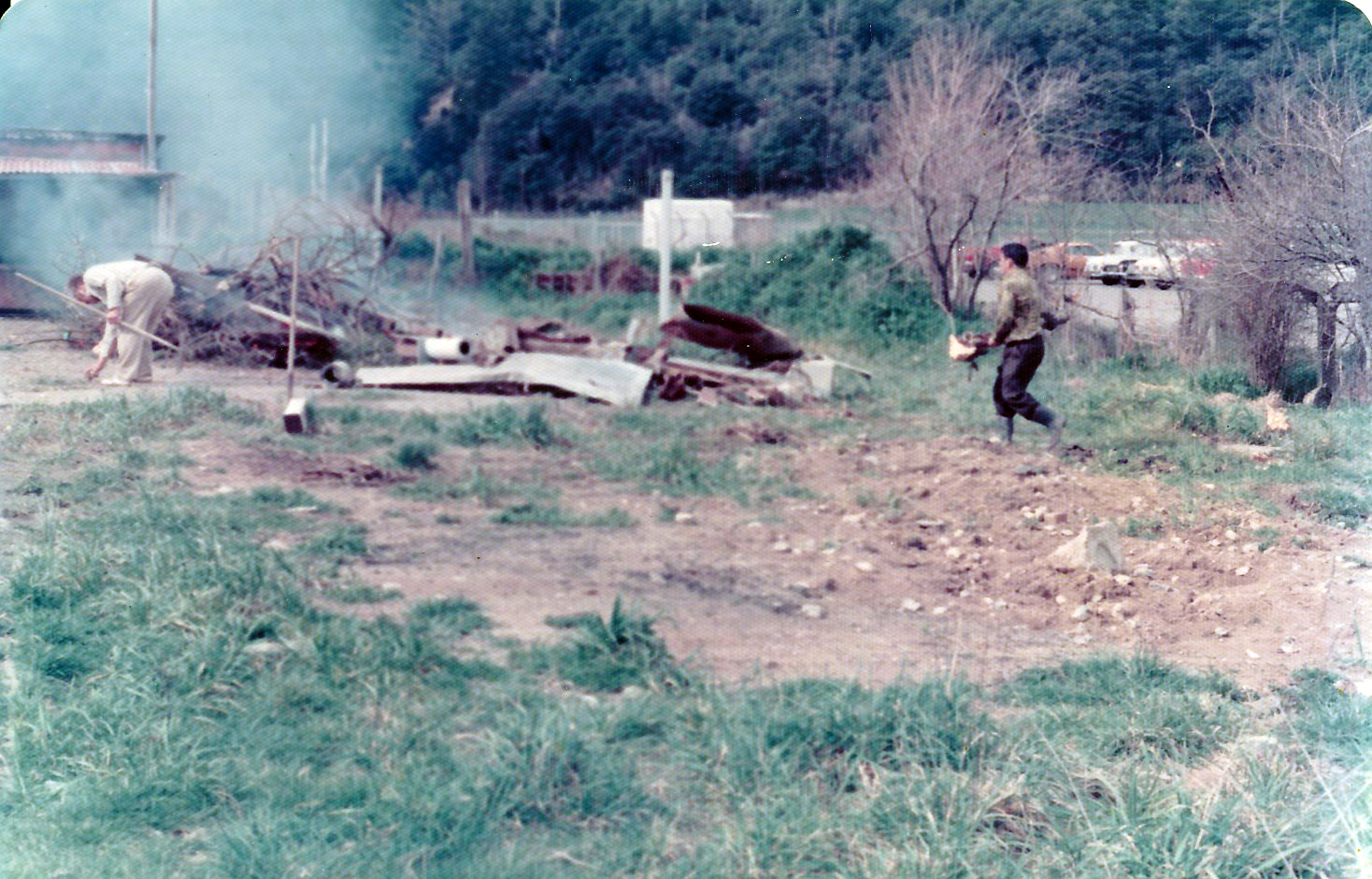 Ōrongomai Marae 1975 photo 5; clearing the section