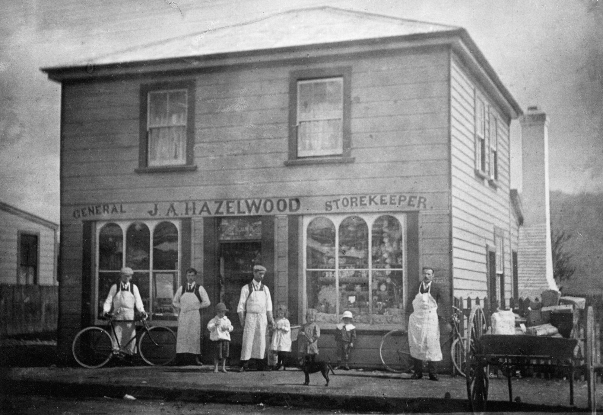 Hazelwoods buildings; 1898-1914; second building; later Benge &amp; Pratt.