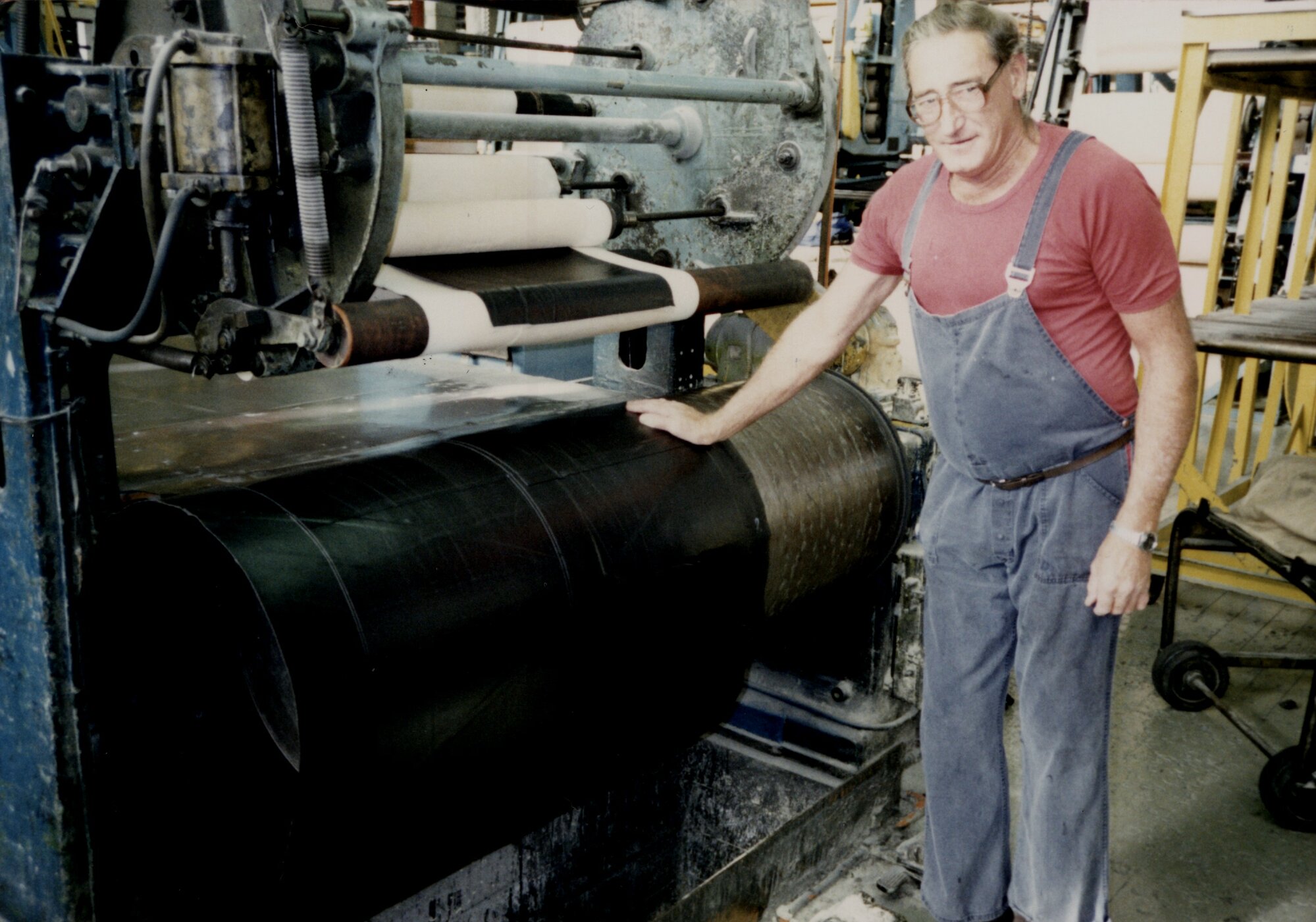 Dunlop Tyre Assembly; cross-ply, large sizes; a pocket table; Jim Flyger